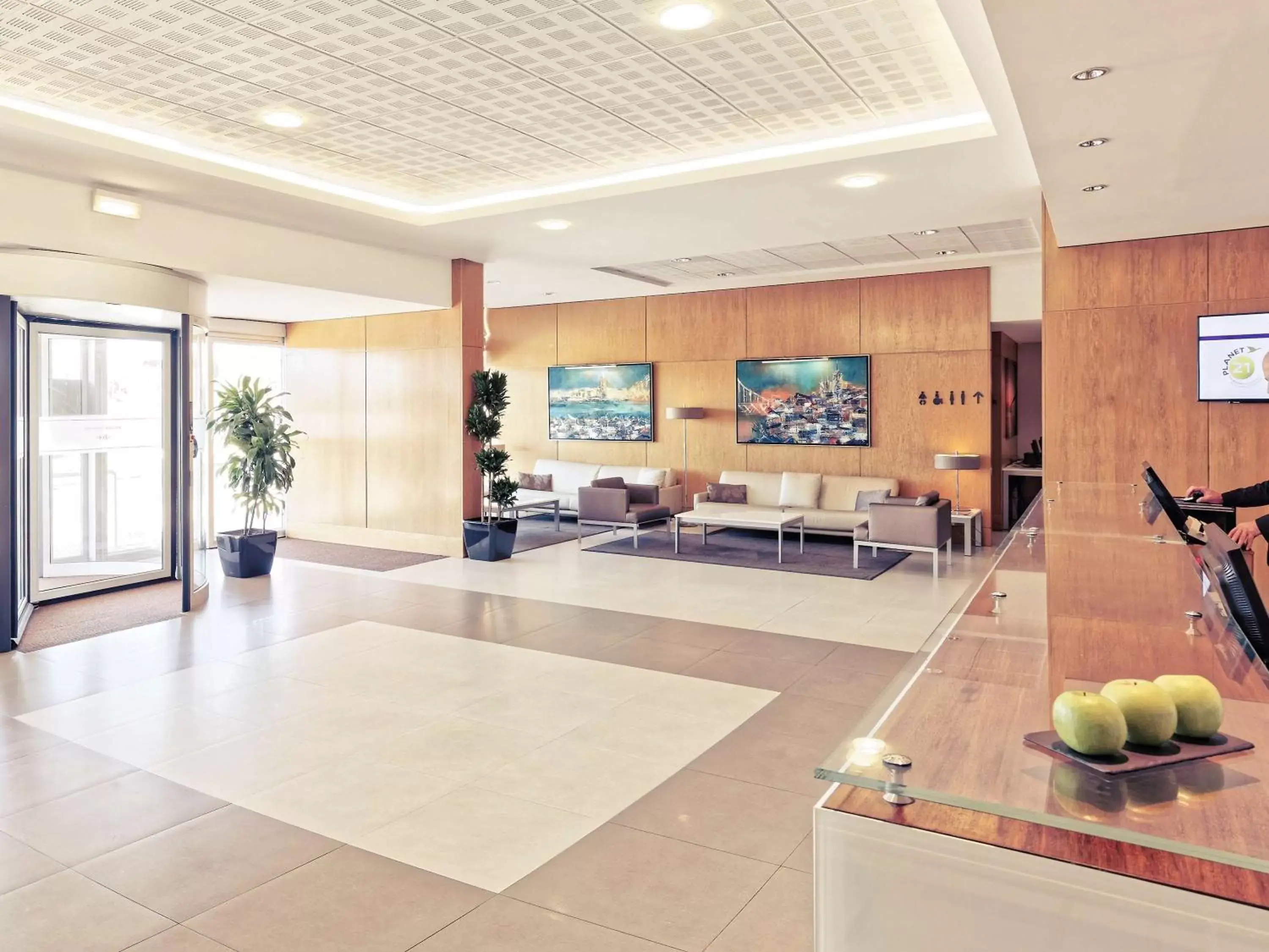 Property building, Lobby/Reception in Mercure Lisboa Almada