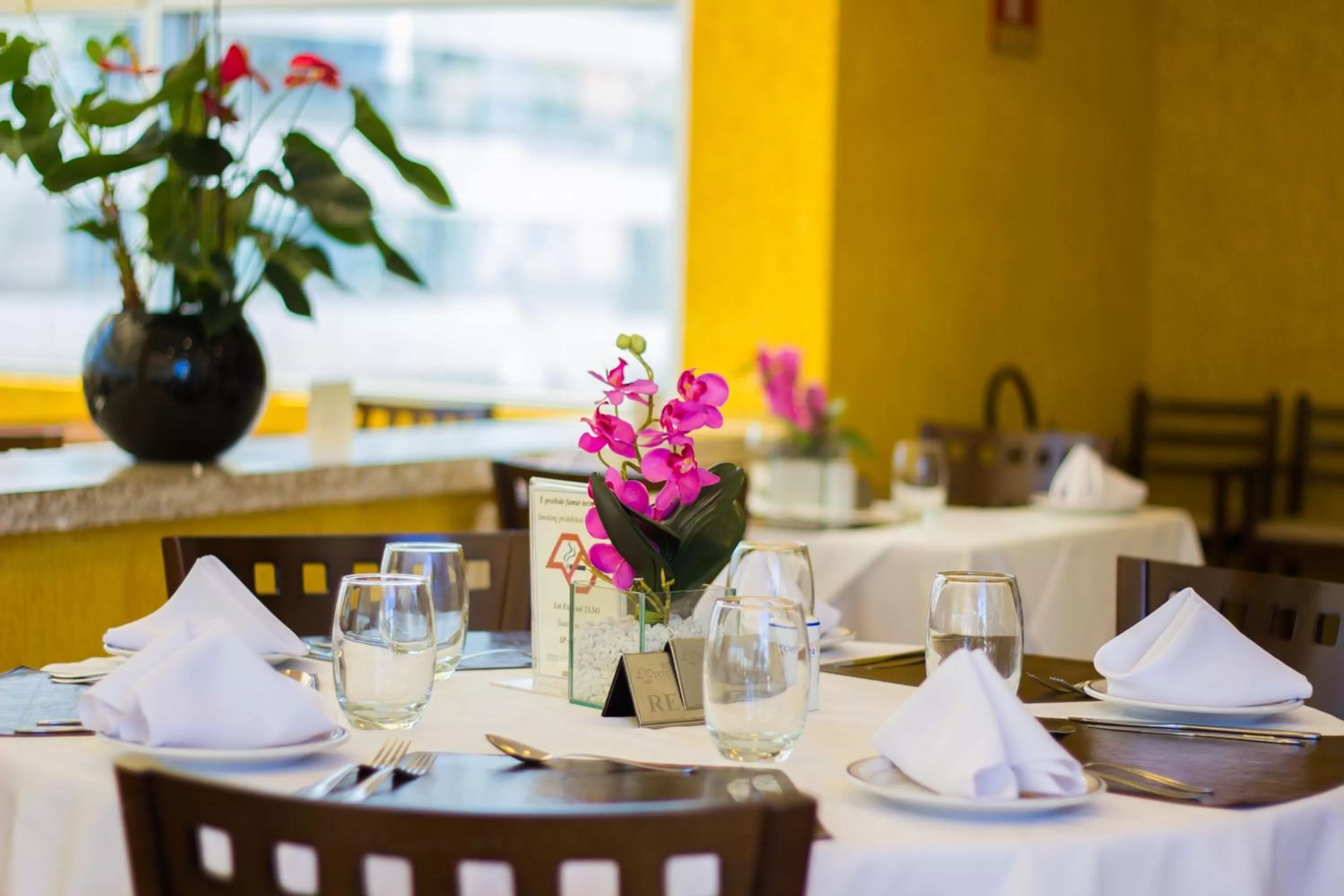 Restaurant/places to eat in L'Opera Hotel