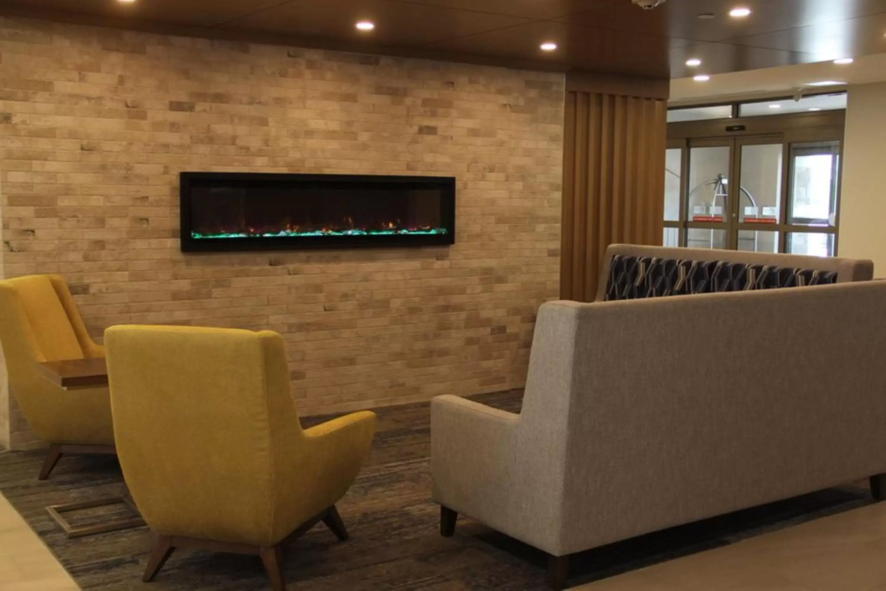 Property building, Seating Area in Holiday Inn Express & Suites Huntsville, an IHG Hotel