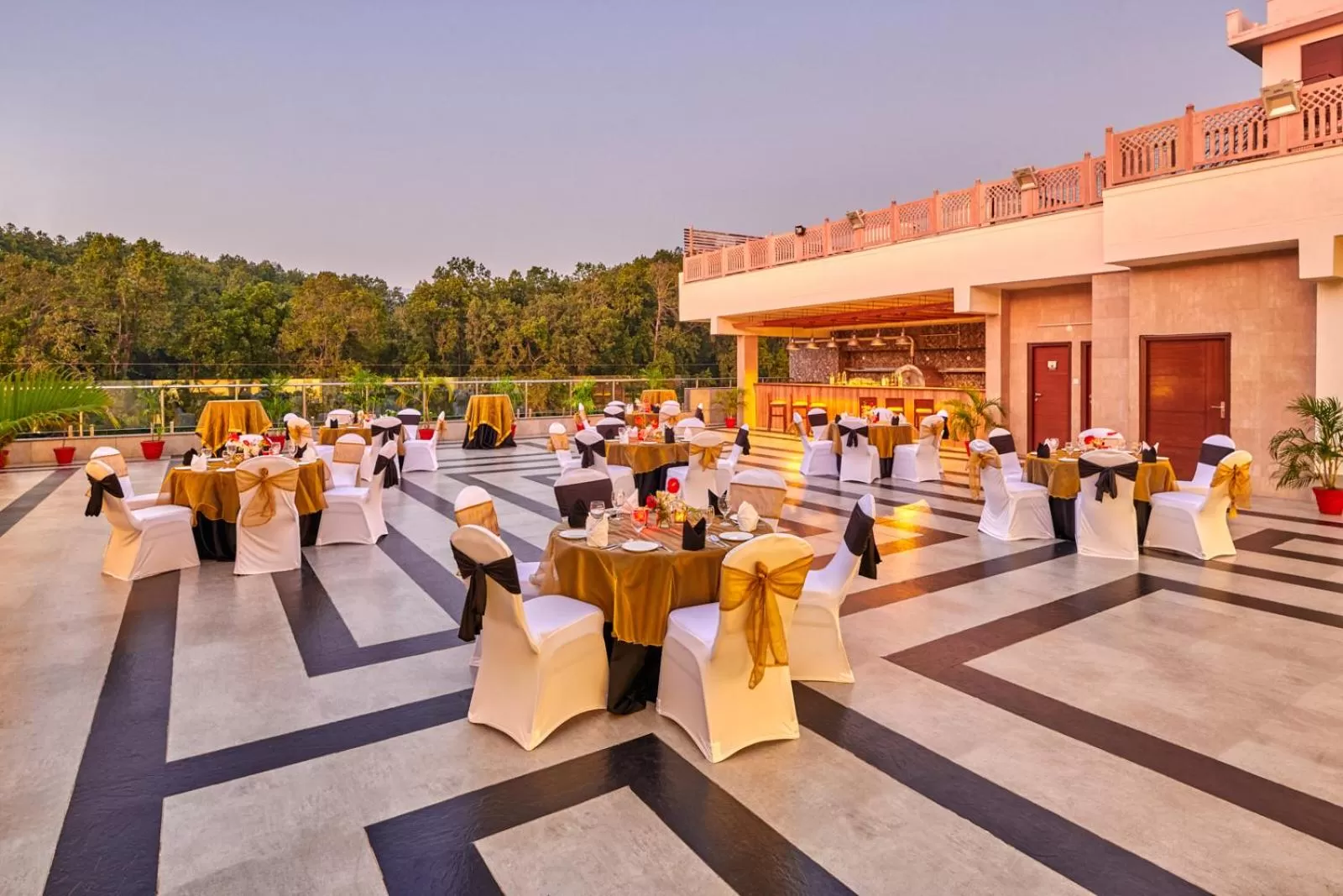 Banquet/Function facilities in LP Vilas