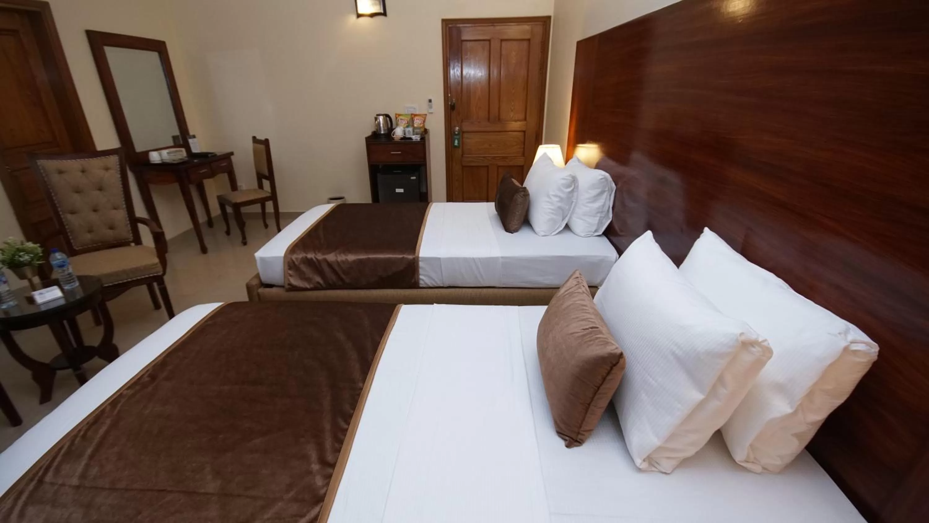 Bed in World Inn Karachi