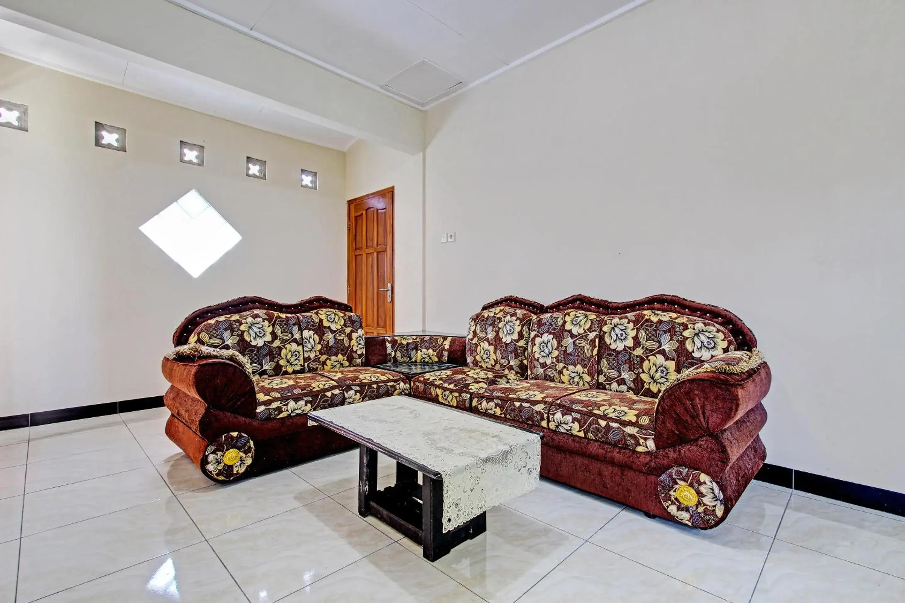 Lobby or reception, Seating Area in OYO 92884 Agustha Homestay