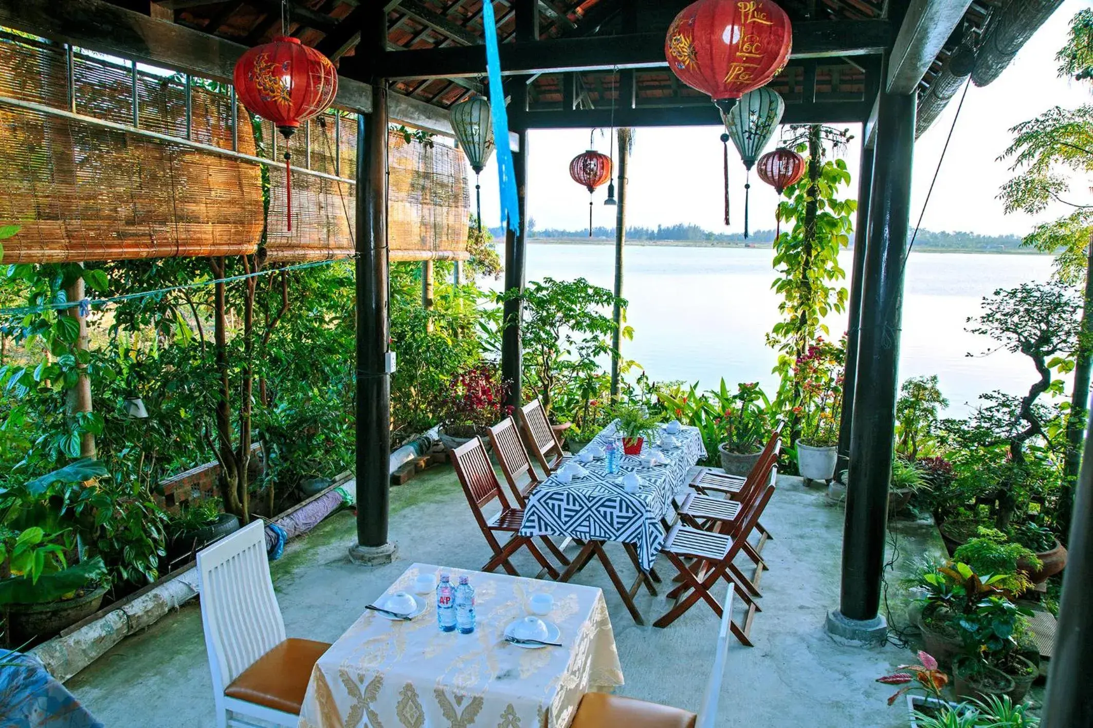 Restaurant/places to eat in Thu Bon Riverside Homestay