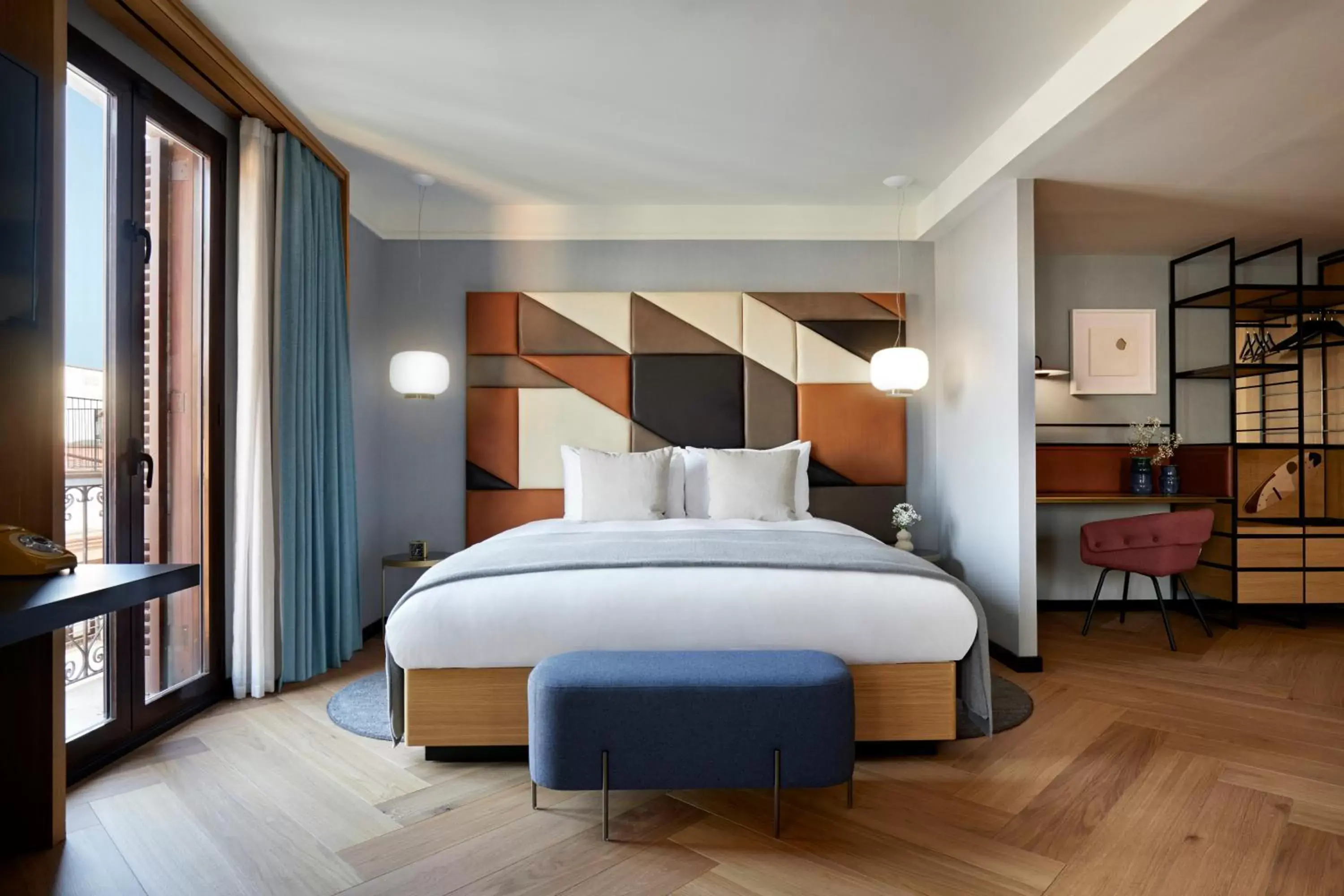 Bed in Kimpton Vividora Hotel, an IHG Hotel