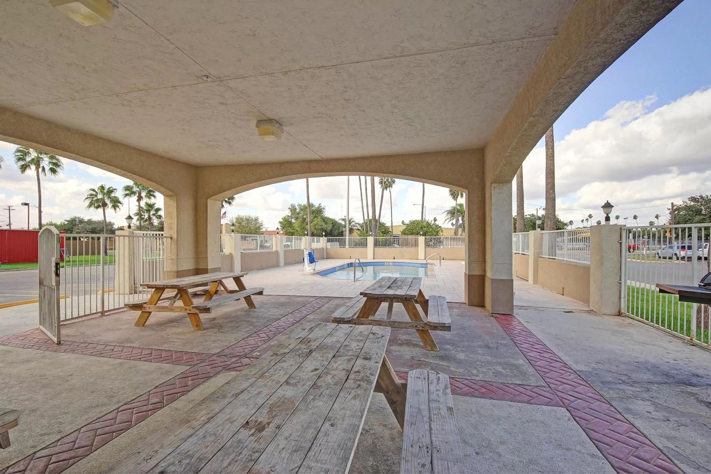 Patio in Motel 6-Edinburg, TX