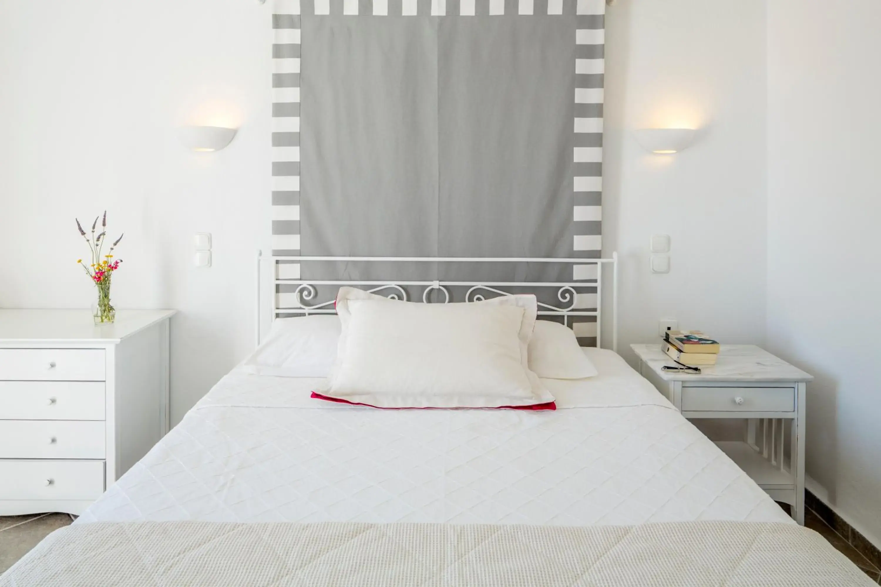 Bedroom, Bed in Archipelagos Hotel