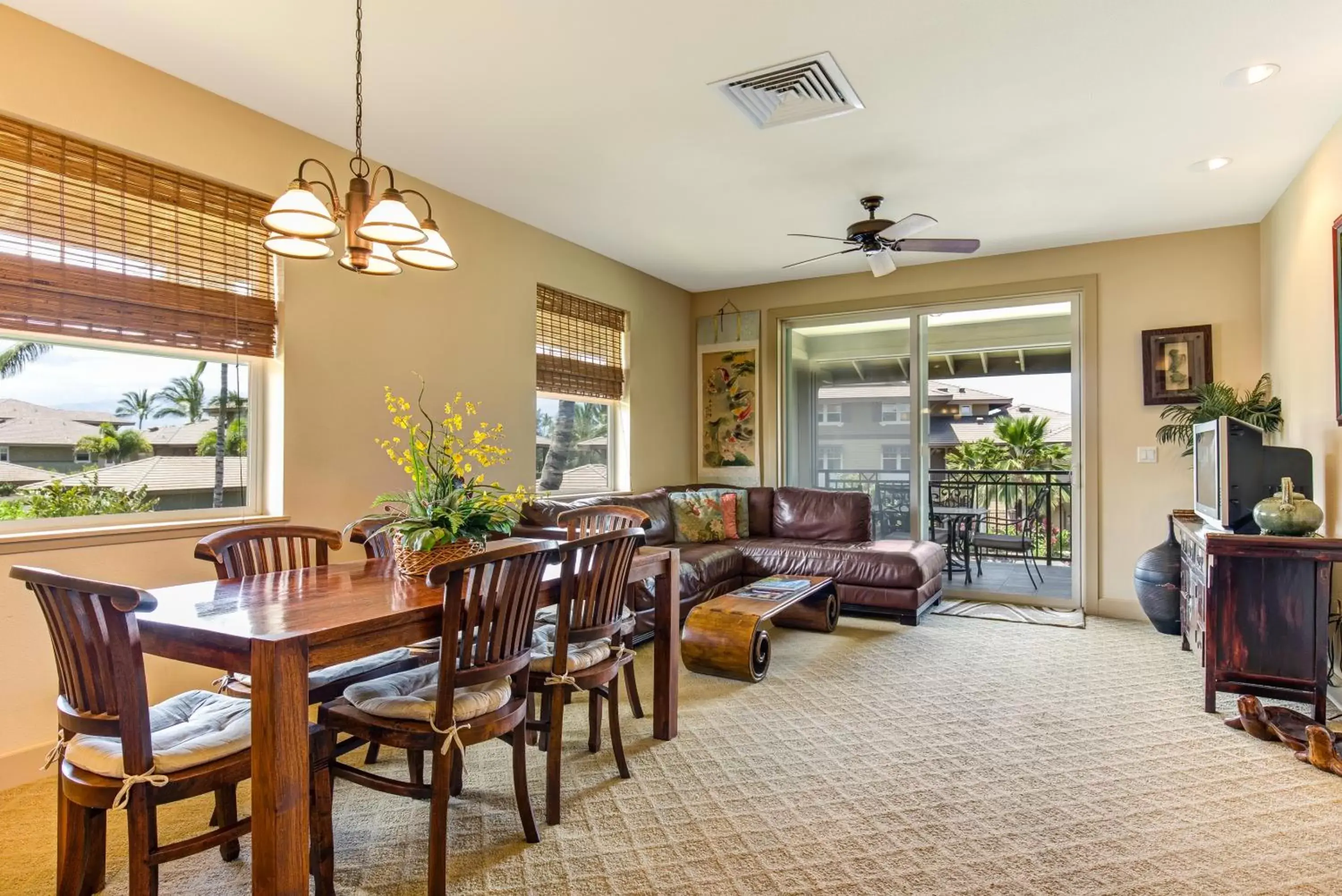 Living room, Restaurant/Places to Eat in Castle Halii Kai at Waikoloa