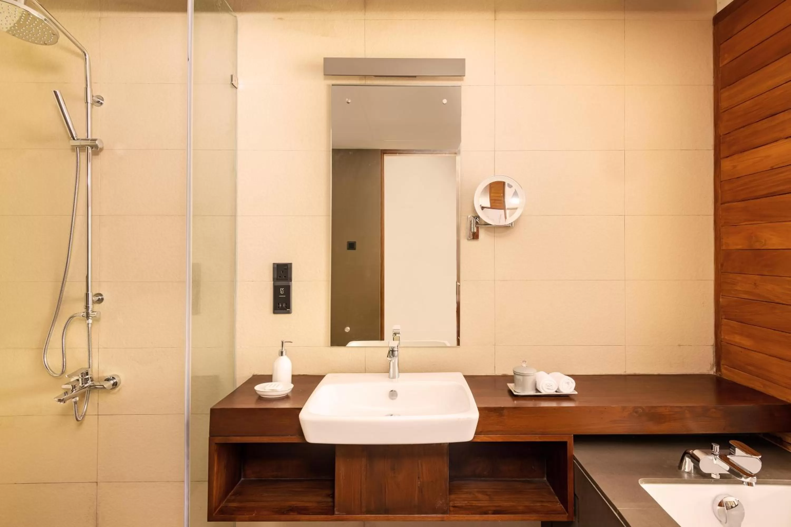 Shower in Jetwing Kandy Gallery, A Luxury Reserve