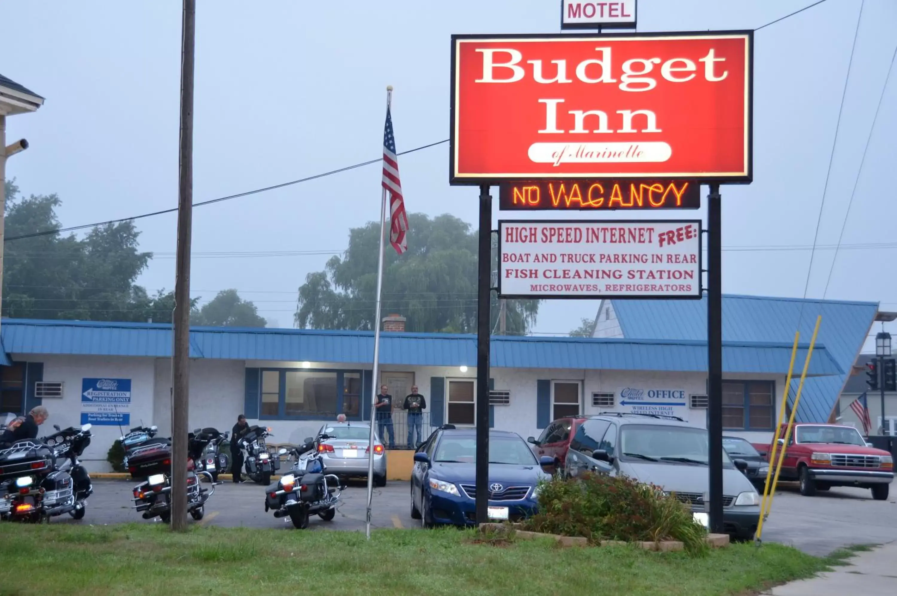 Facade/entrance in Budget Inn Marinette