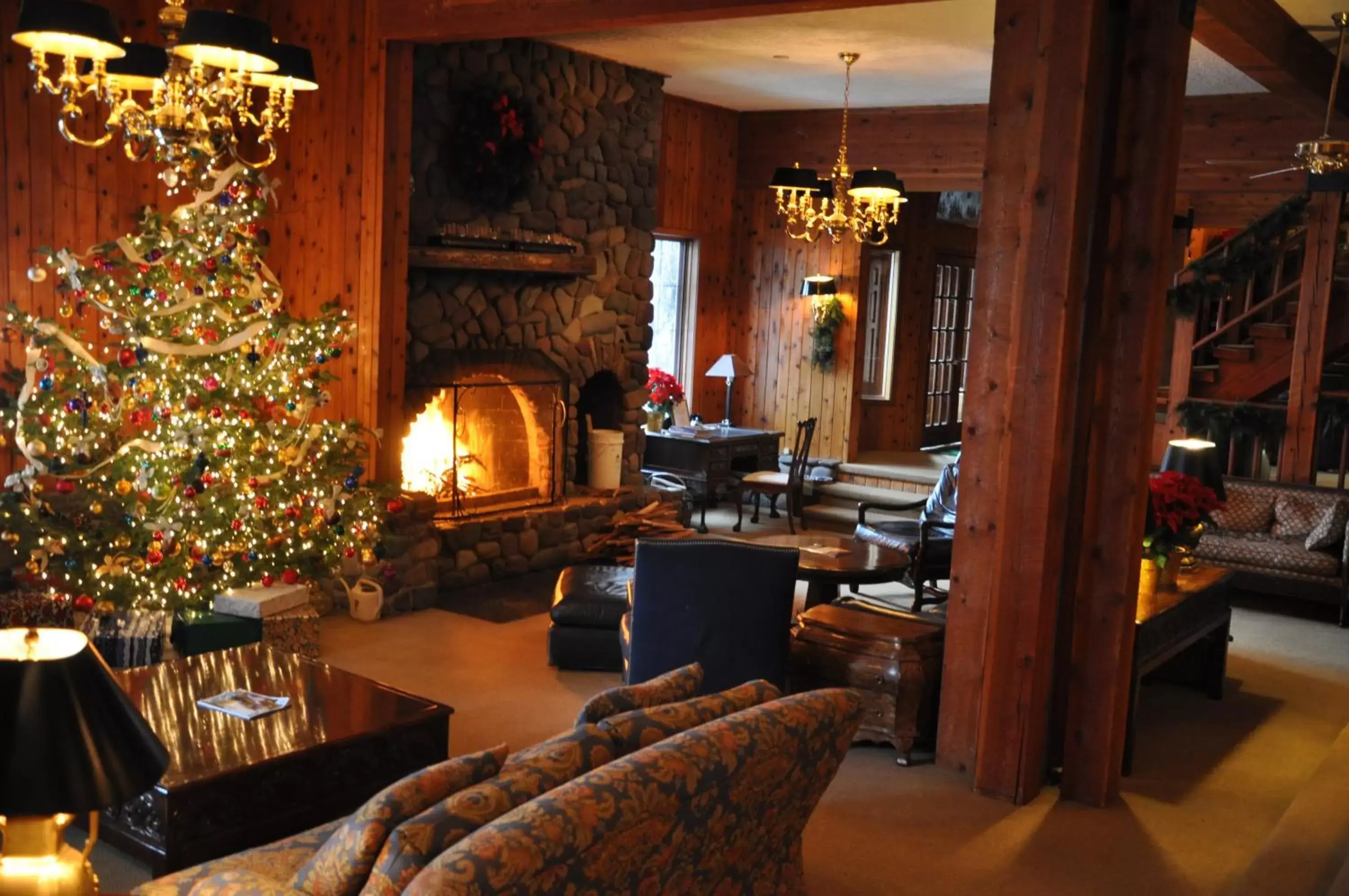 Lobby or reception, Restaurant/Places to Eat in Kandahar Lodge at Whitefish Mountain Resort