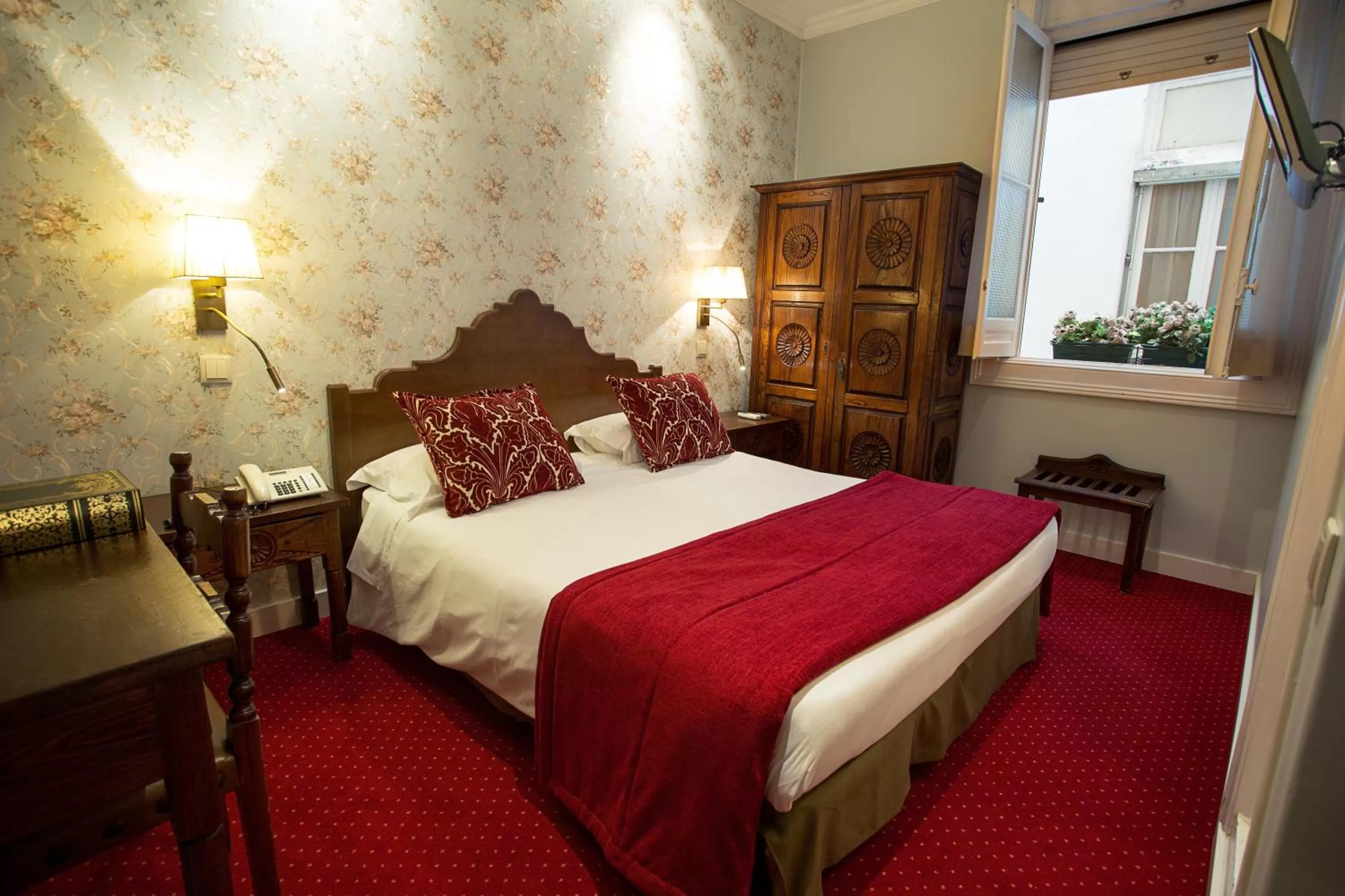 Bedroom, Bed in Hotel Dom Sancho I