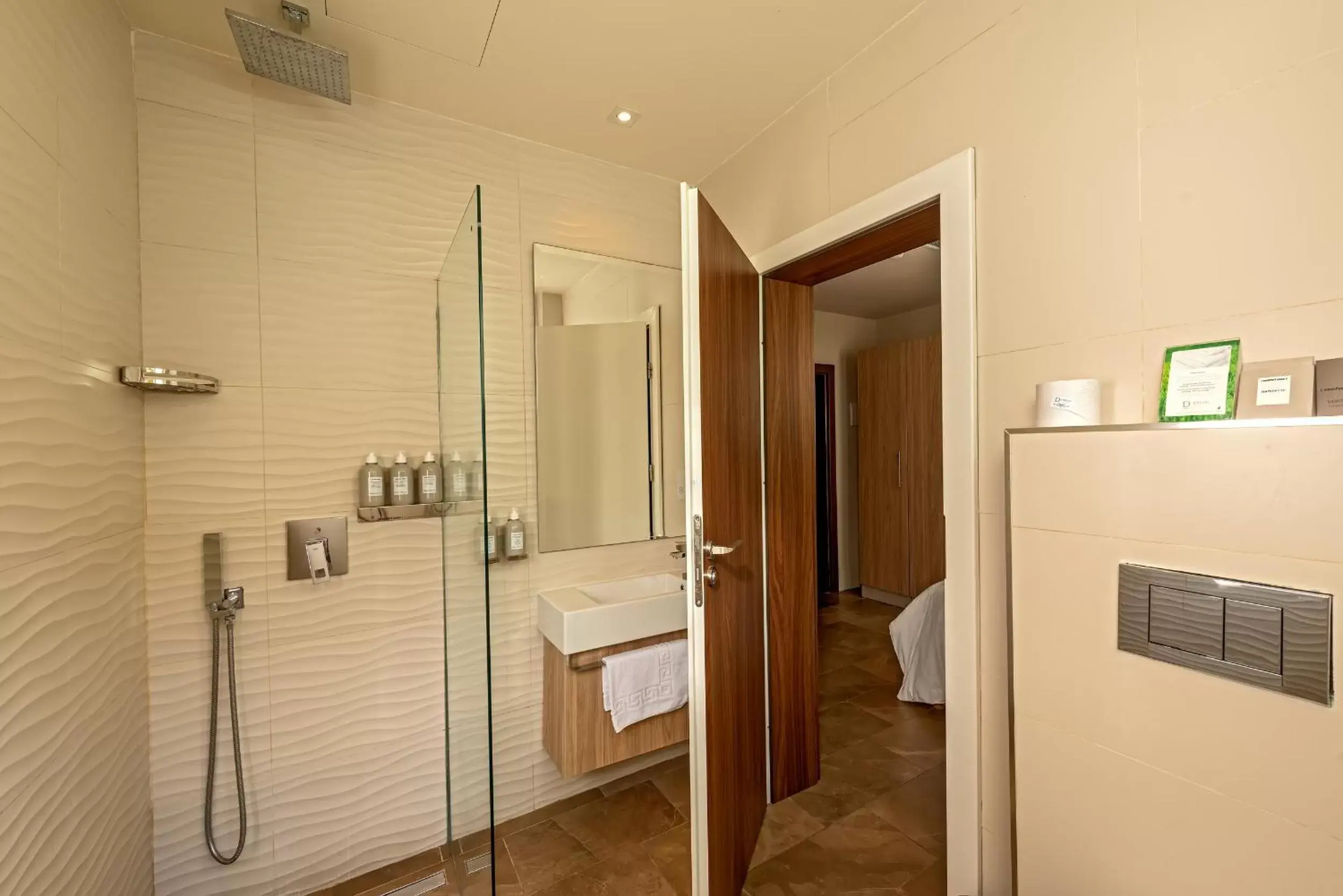 Shower, Bathroom in Ddream Hotel
