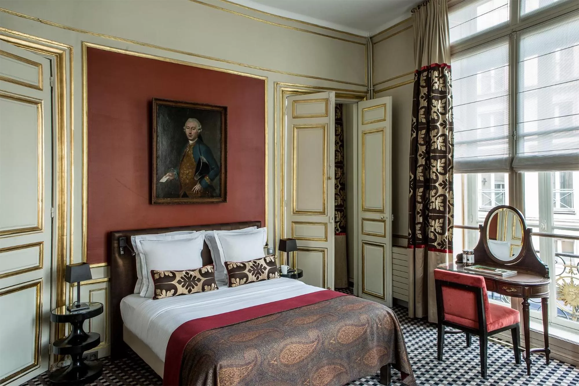 Photo of the whole room, Bed in Hôtel Mansart - Esprit de France