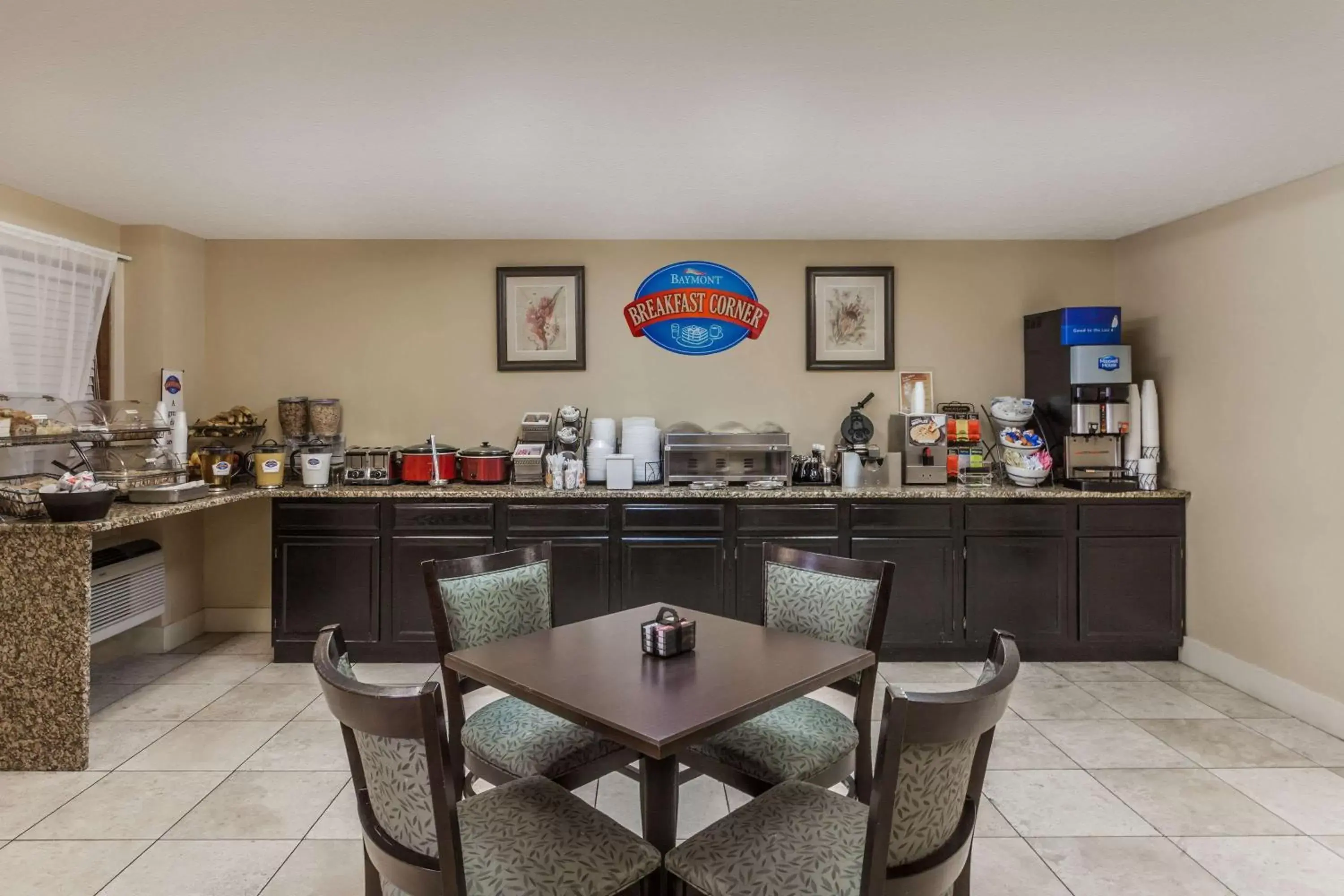 Restaurant/places to eat in Baymont by Wyndham Pigeon Forge near Island Drive Restaurant/places to eat in Baymont by Wyndham Pigeon Forge near Island Drive