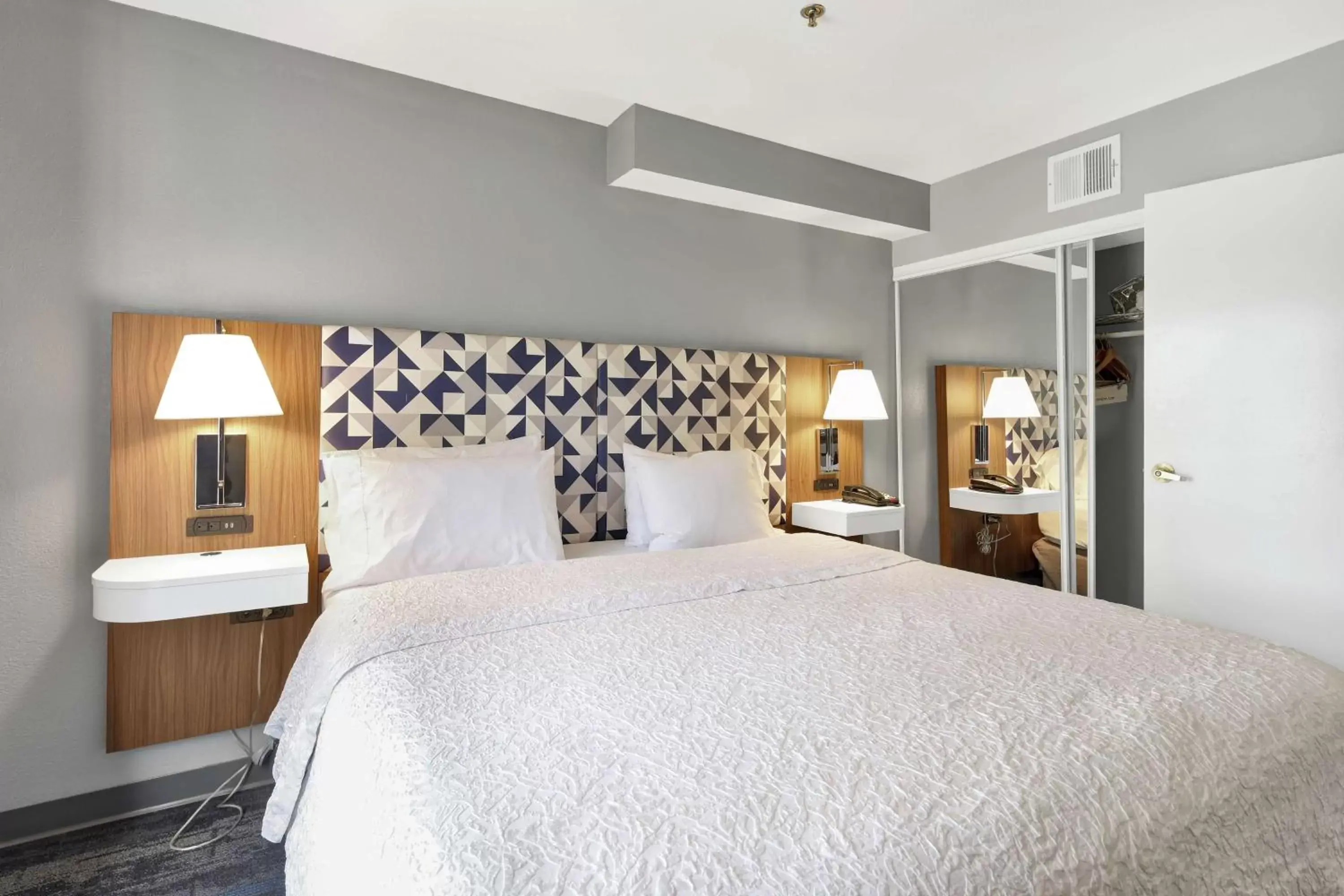 Bed in Express Inn Bed in Express Inn