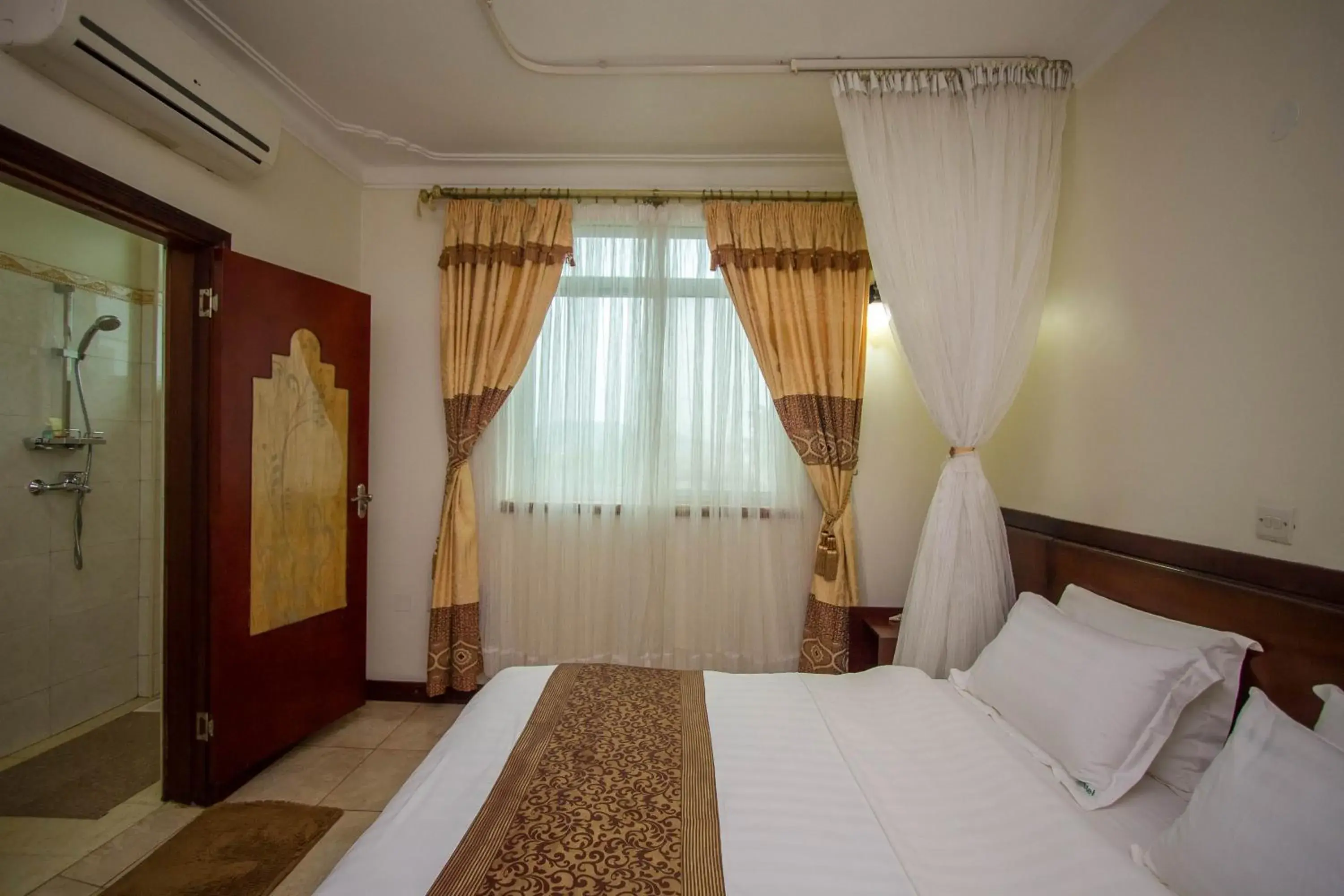 Photo of the whole room, Bed in Casa Miltu Hotel