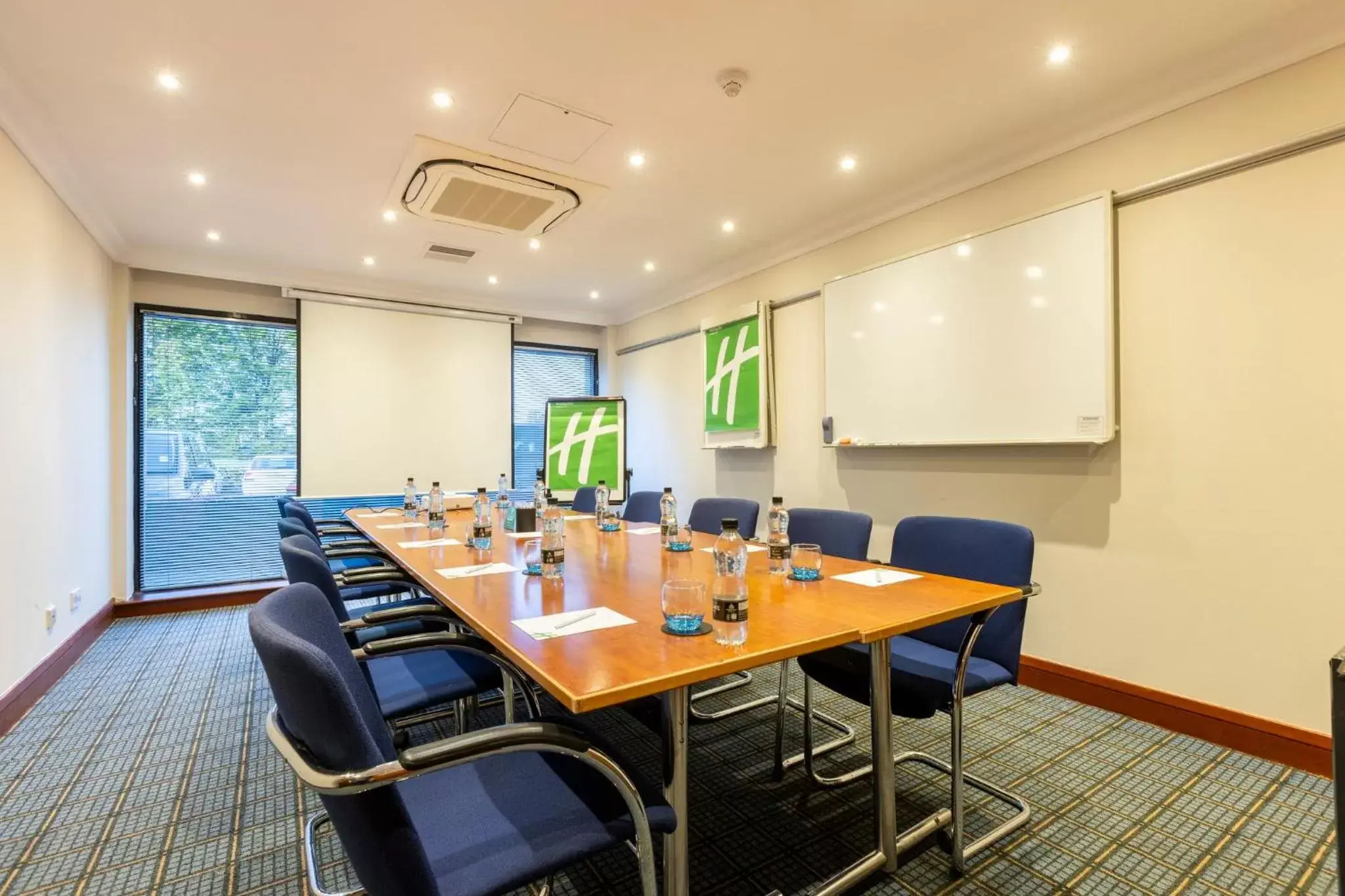 Meeting/conference room in Holiday Inn - Glasgow Airport, an IHG Hotel