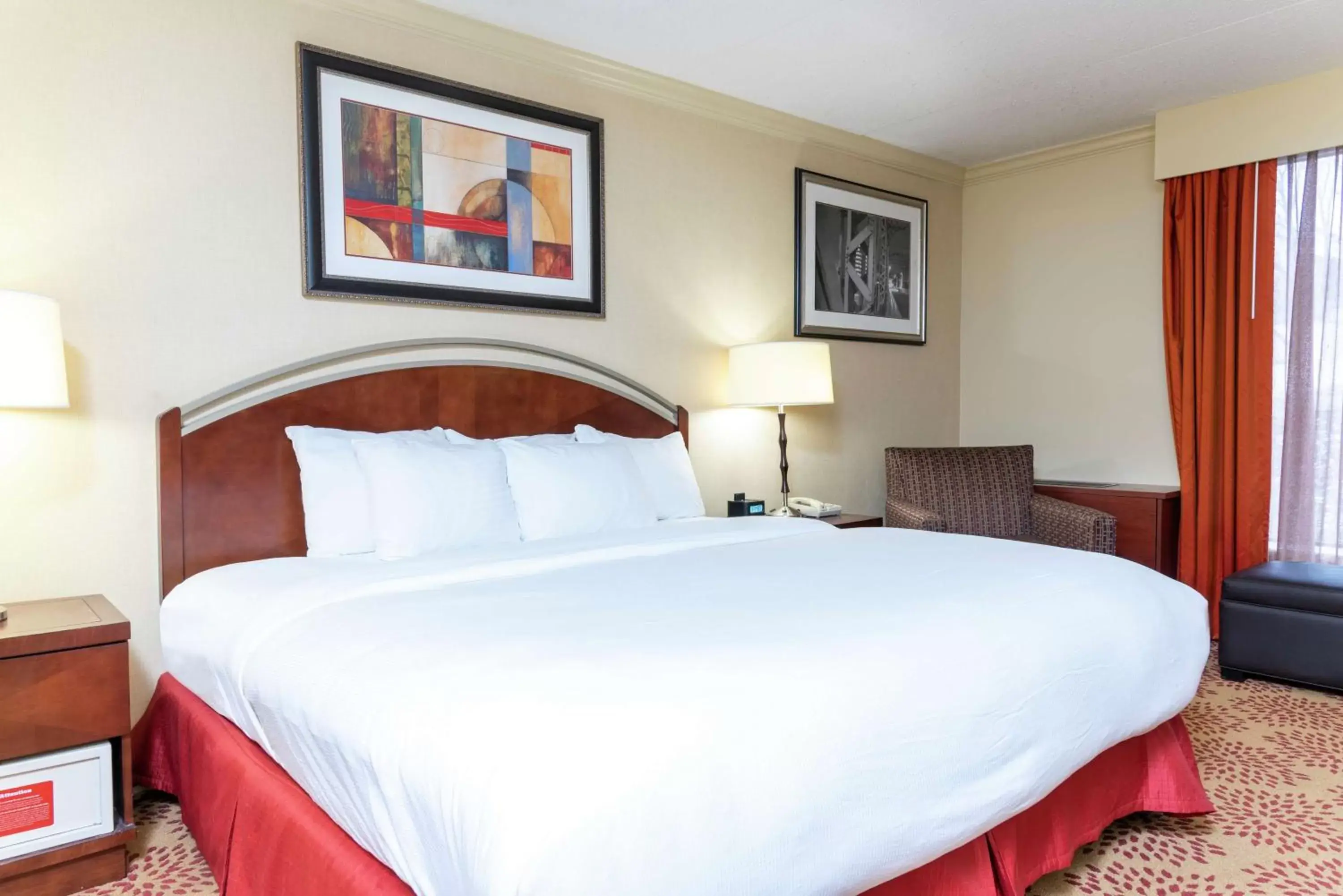 Bed in DoubleTree by Hilton Hotel Grand Rapids Airport