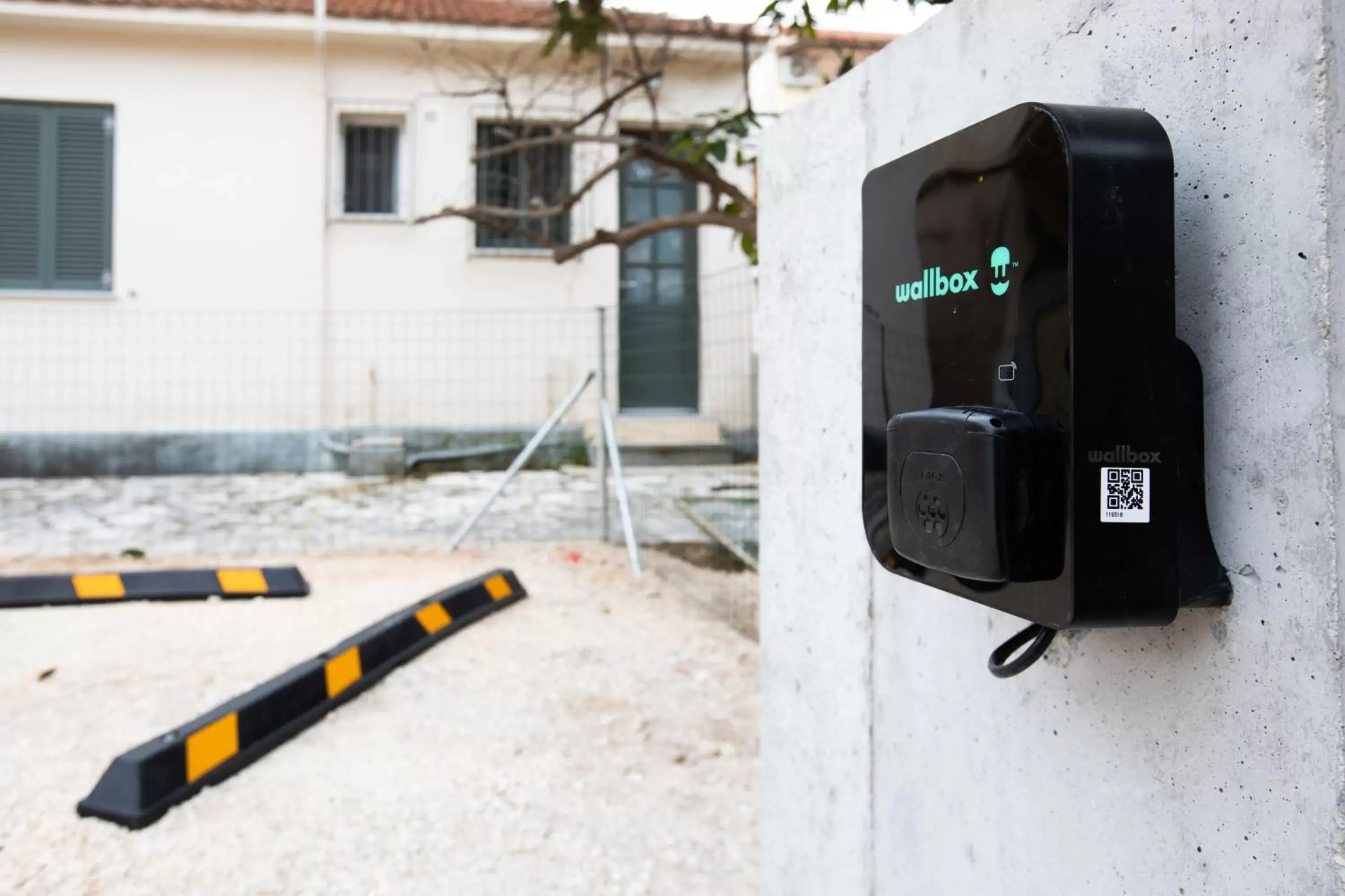 Parking in Mouikis Hotel Kefalonia