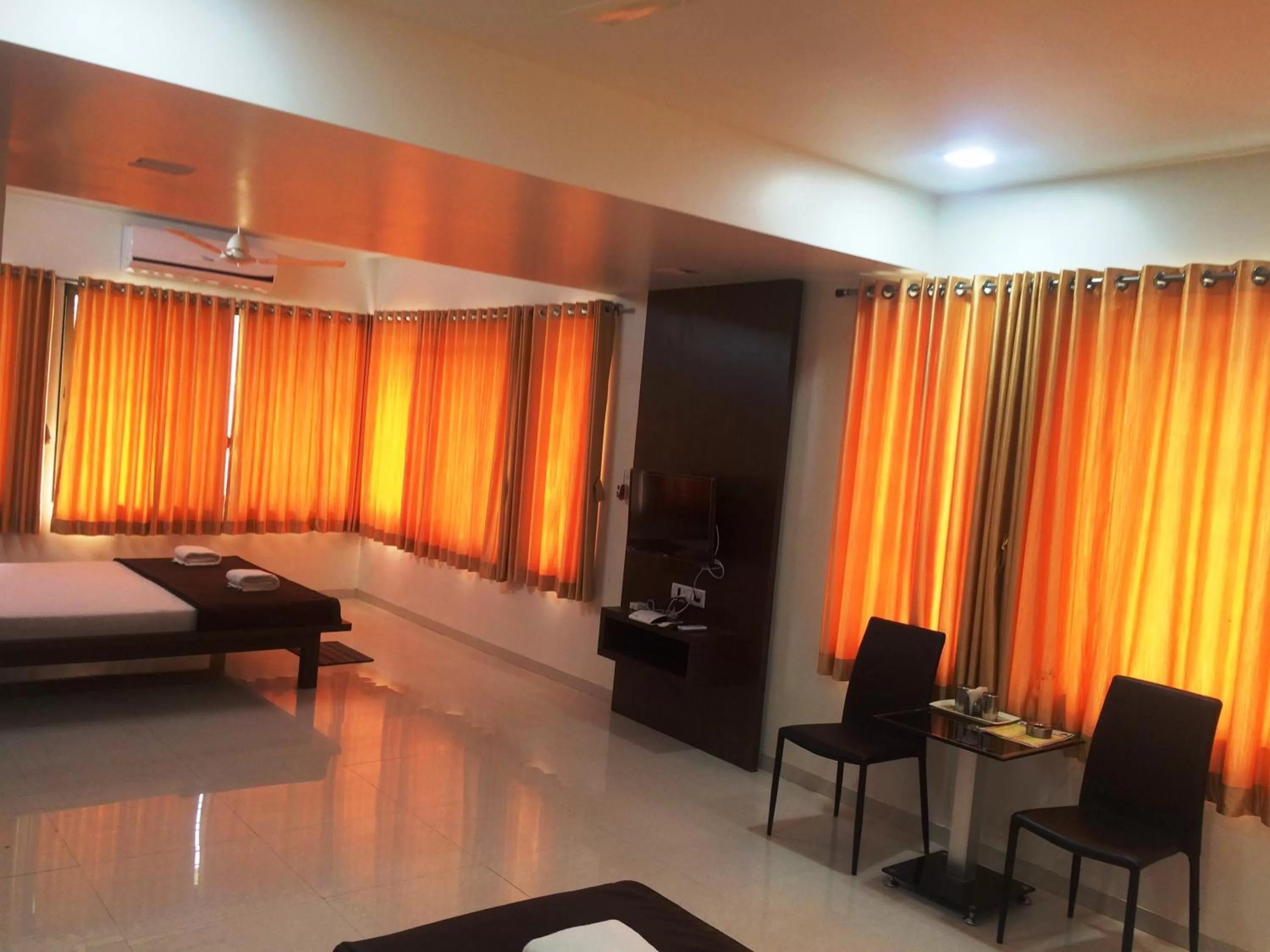 Shower in Hotel Shiva's Inn