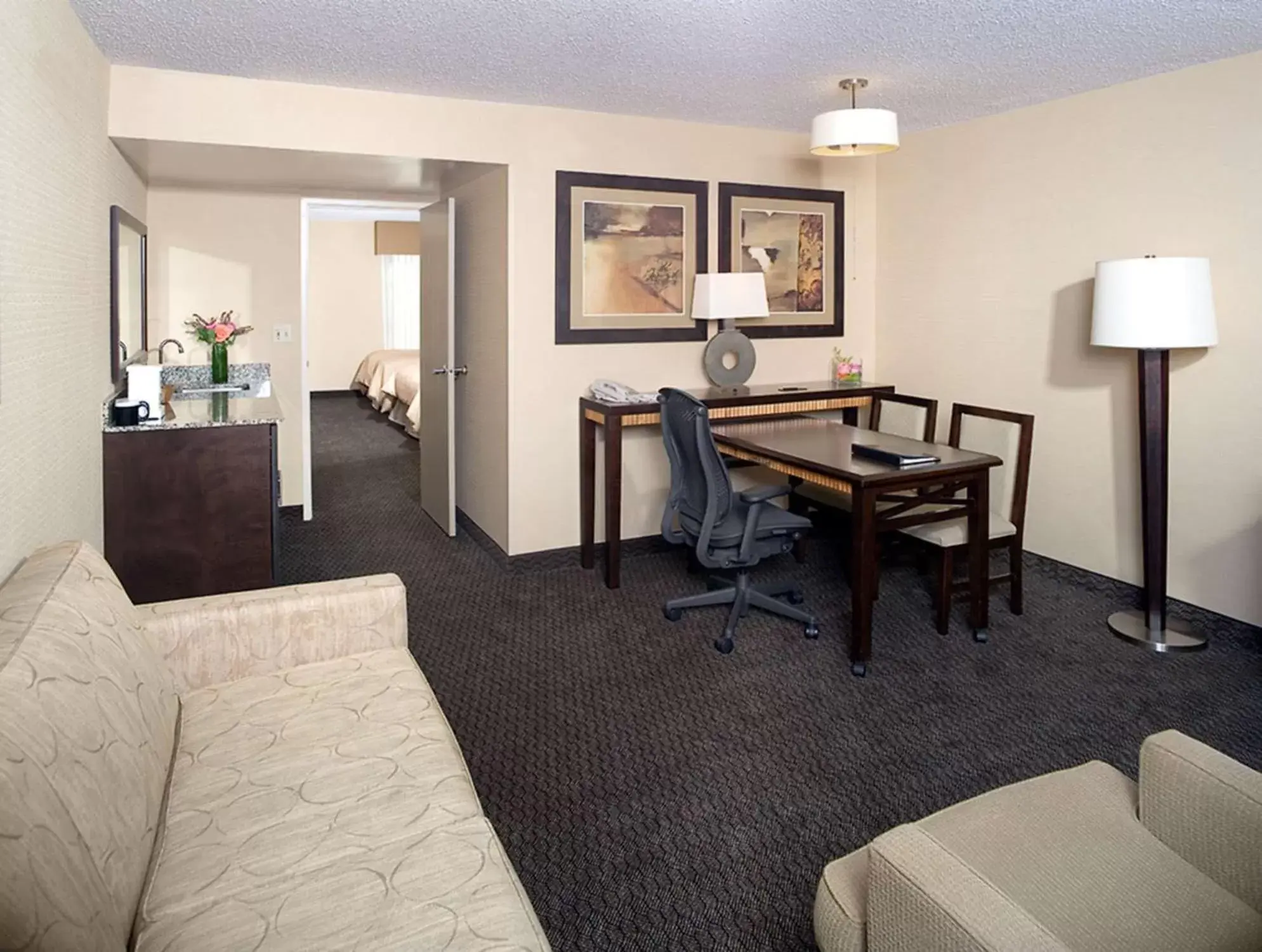 Living room, Seating Area in Embassy Suites Birmingham