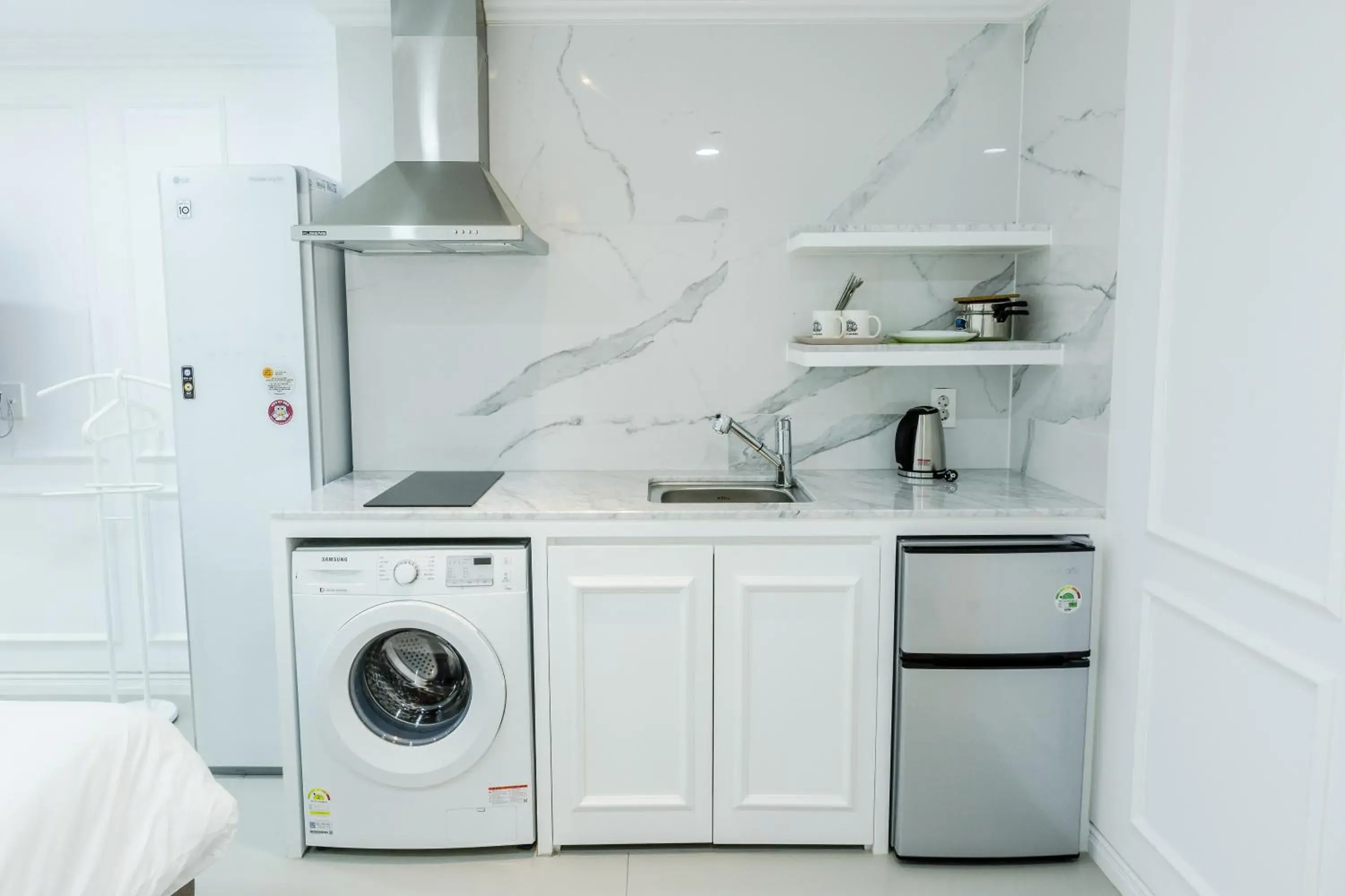 Kitchen or kitchenette, Kitchen/Kitchenette in GLADSHEIM HOTEL