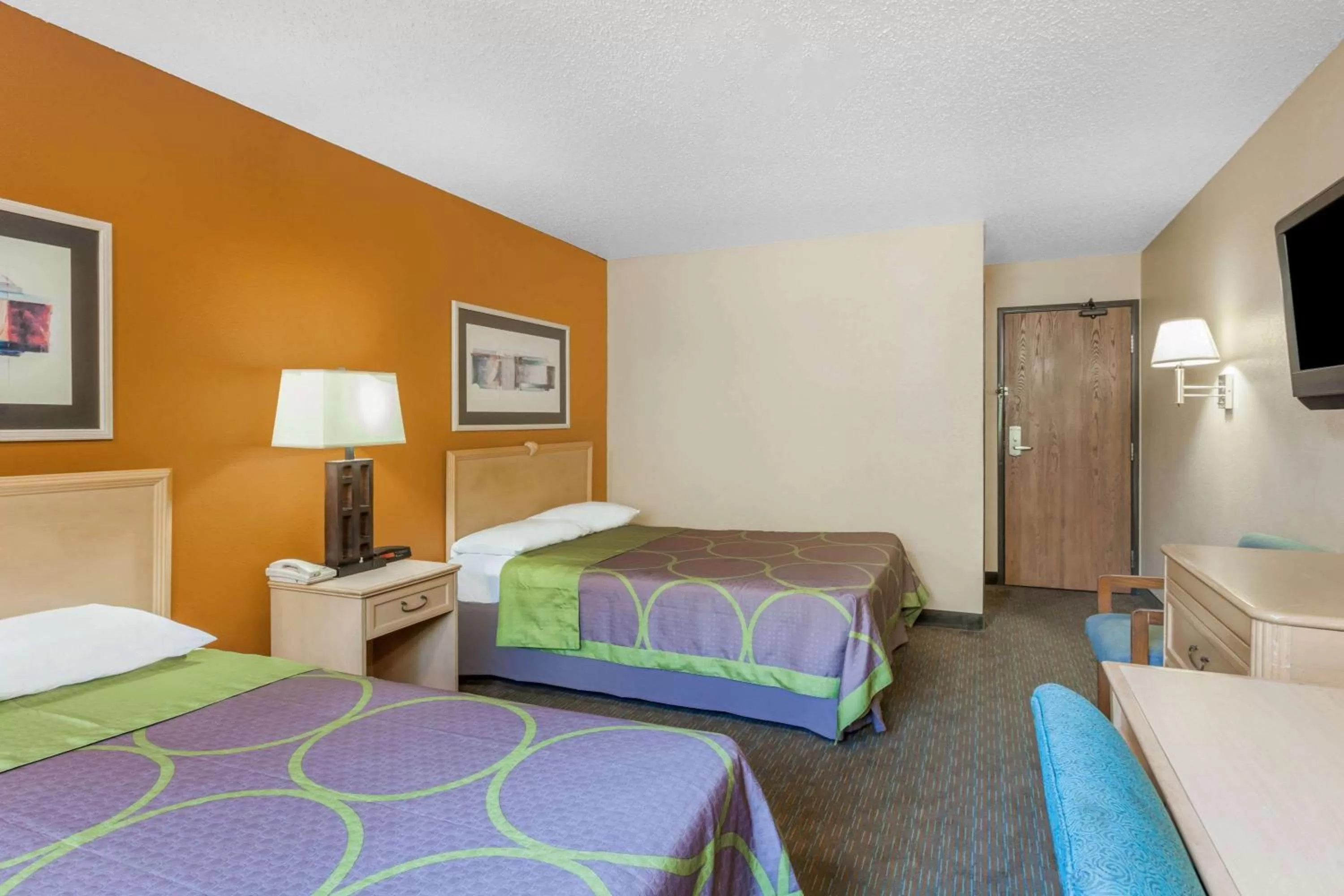 Photo of the whole room in Super 8 by Wyndham Charlotte/Amusement Park Area