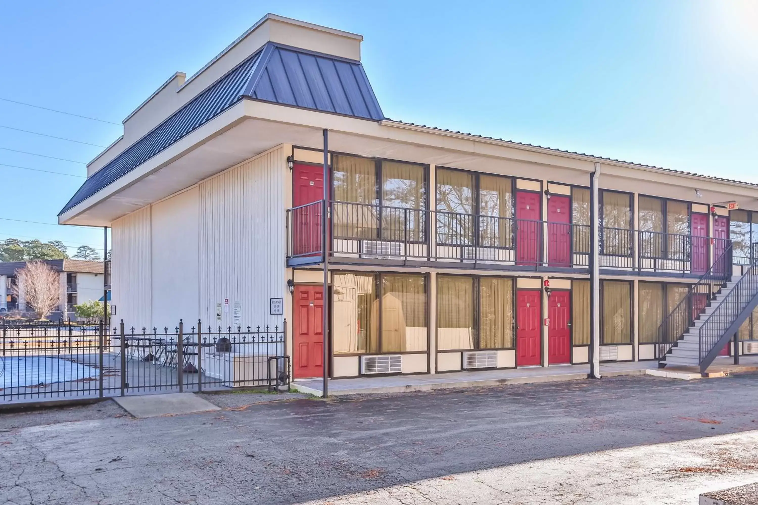 Property building in Candlewick Inn and Suites Property building in Candlewick Inn and Suites