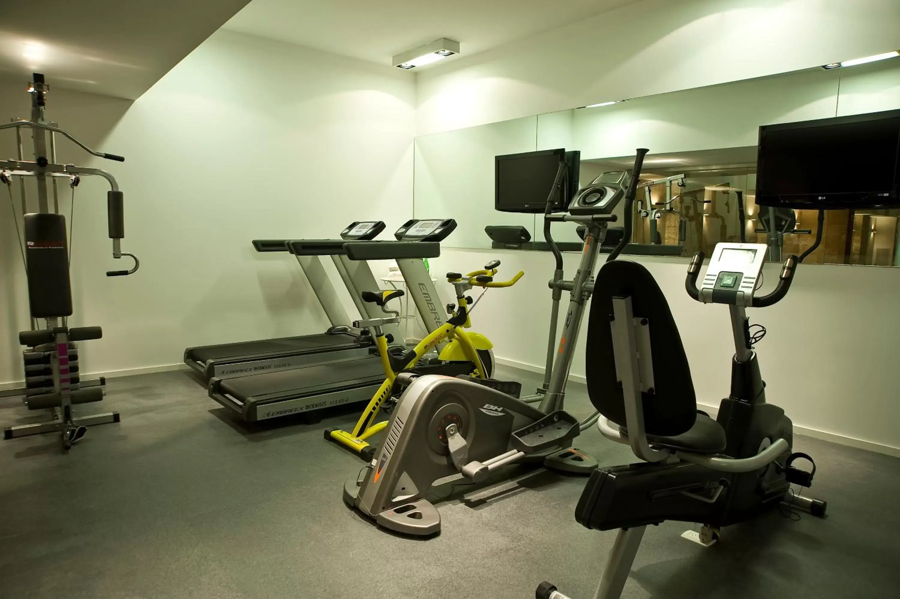 Fitness Center/Facilities in Awwa Suites & Spa