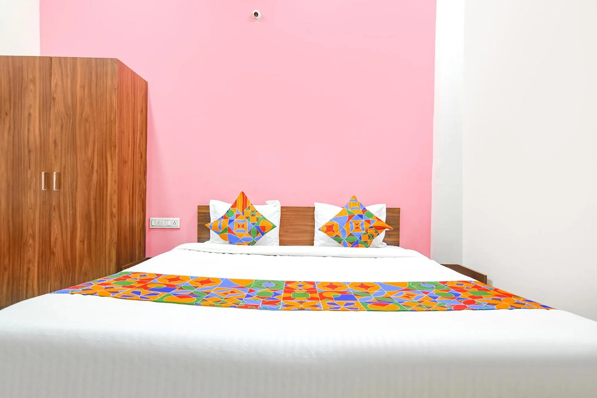 Bed in FabExpress Golden Epoch