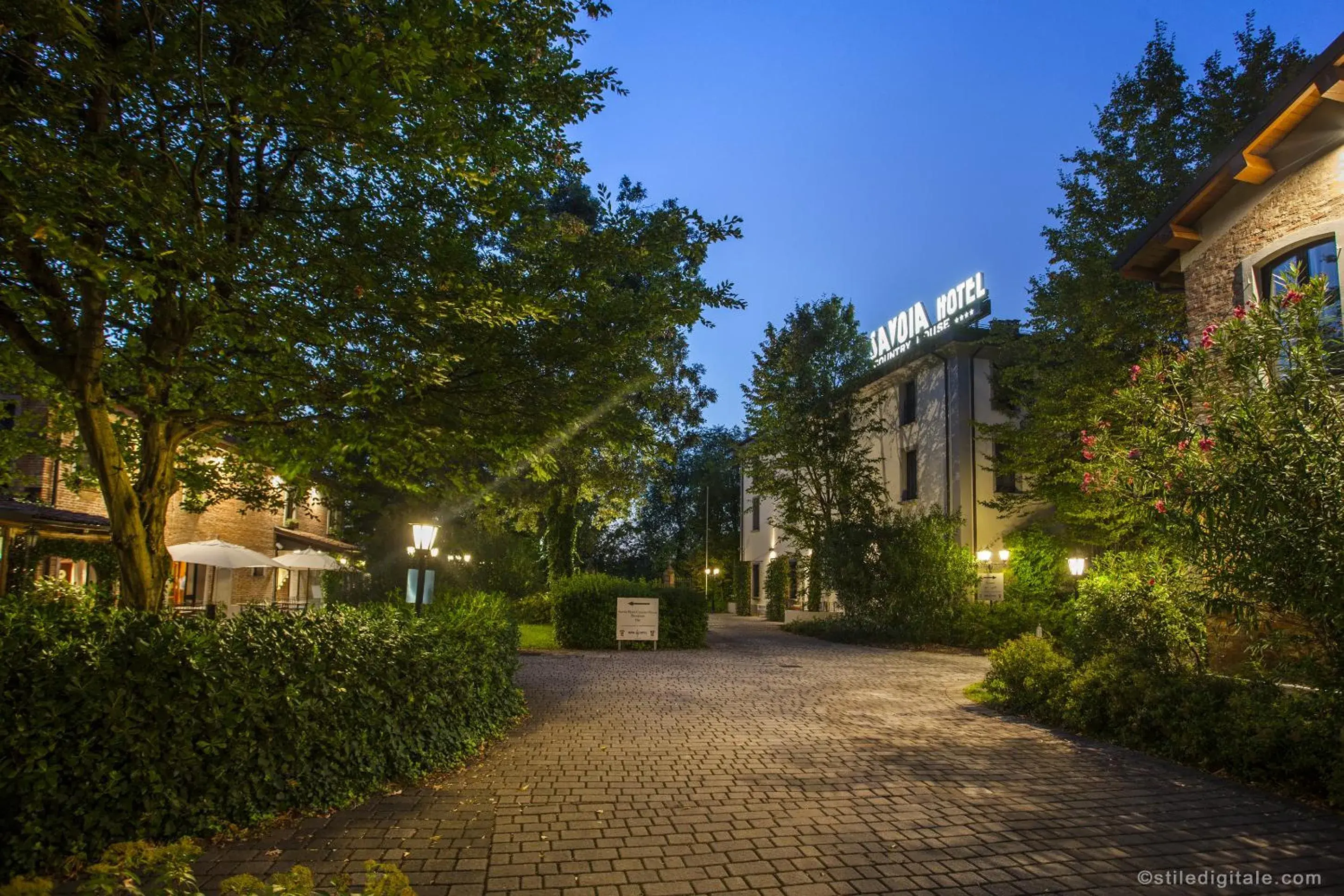 Garden, Property Building in Savoia Hotel Country House Bologna