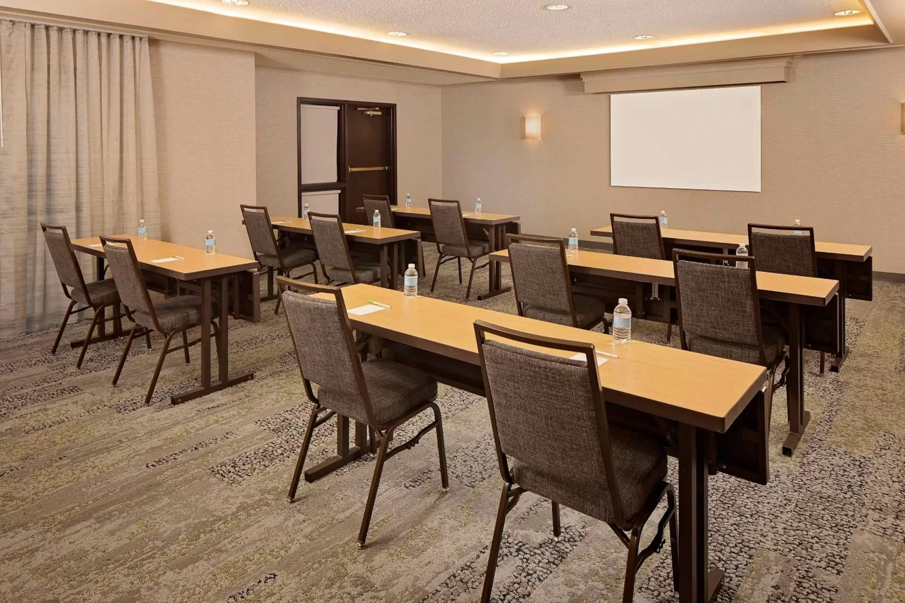Meeting/conference room in Courtyard Dallas Addison Quorum Drive