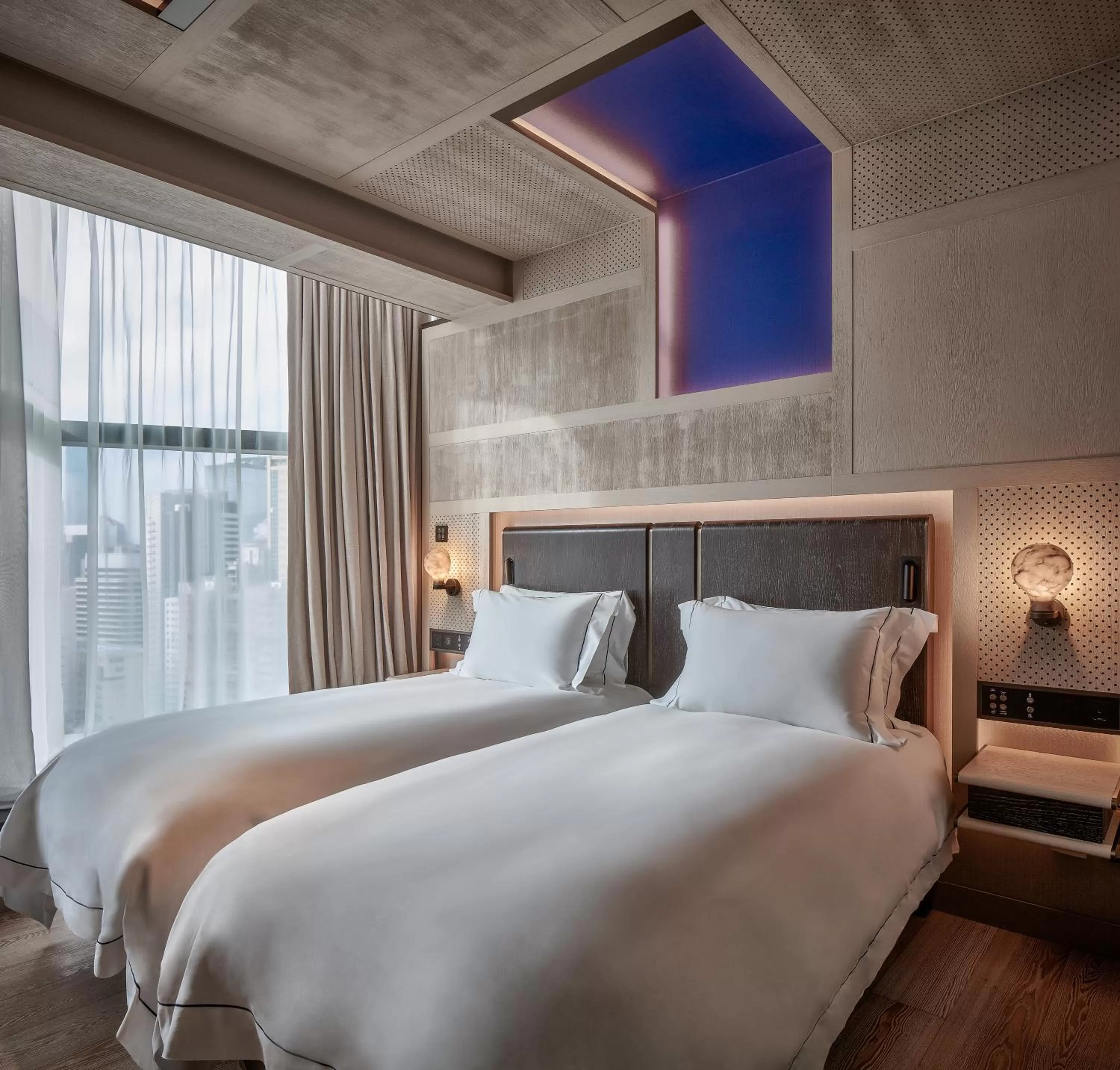 Bedroom, Bed in The Emperor Hotel