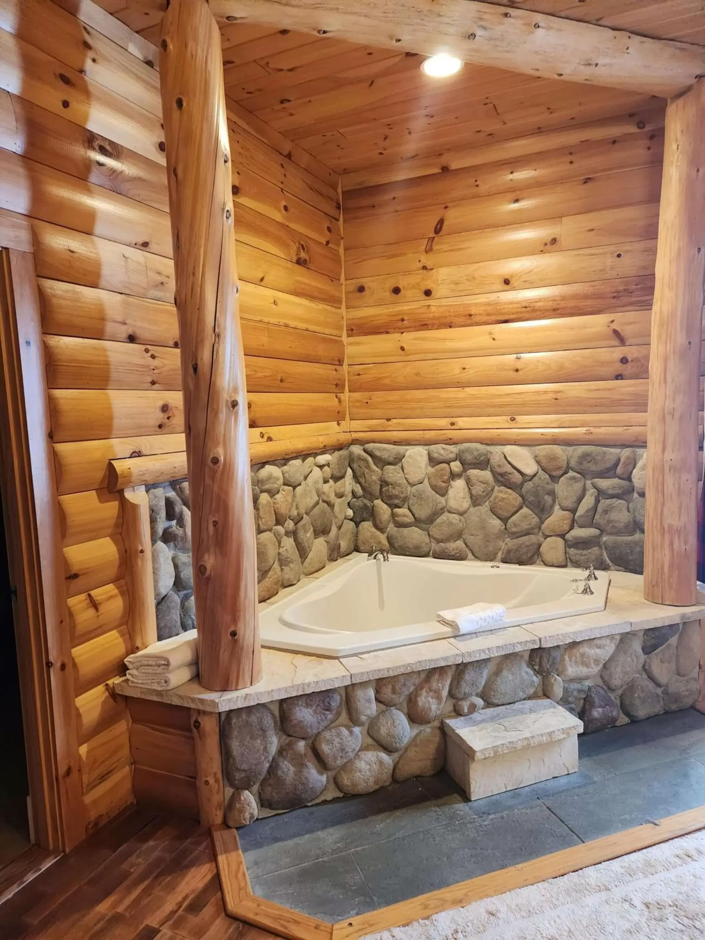 Bathroom in Best Western White House Inn