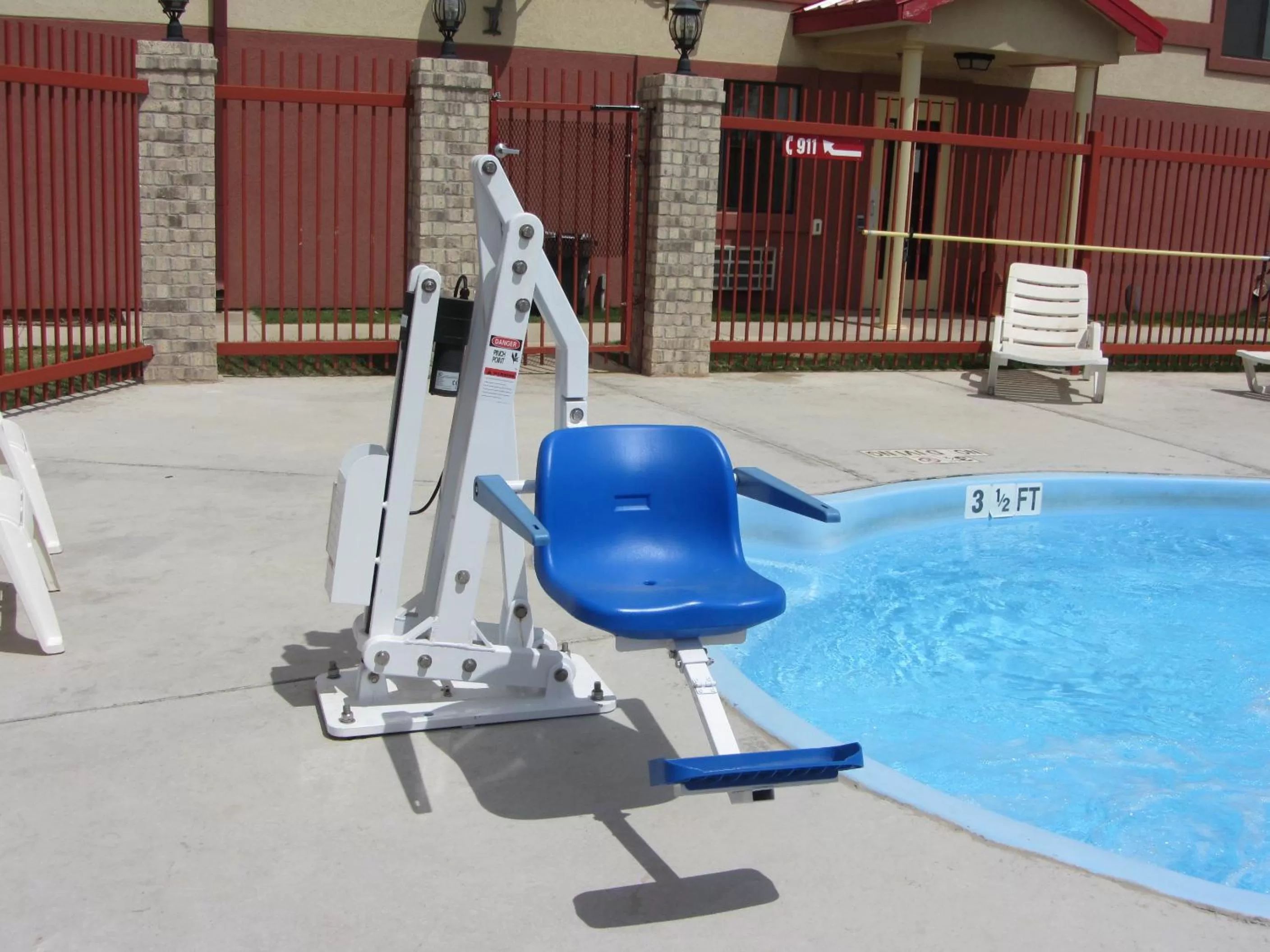 Swimming pool in Howard Johnson by Wyndham Lubbock TX