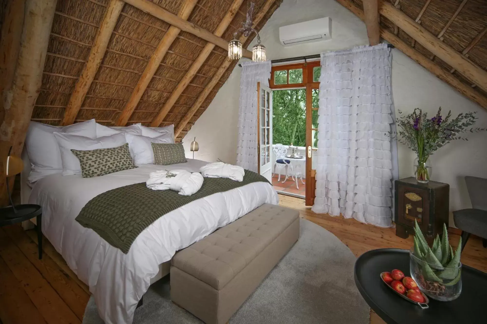 Bed in Adara Palmiet Valley Luxurious Boutique Farm Hotel