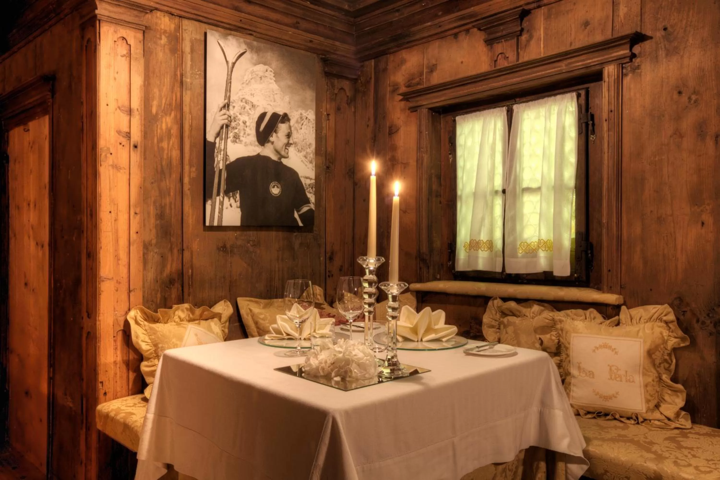 Dining area in Hotel La Perla: The Leading Hotels of the World