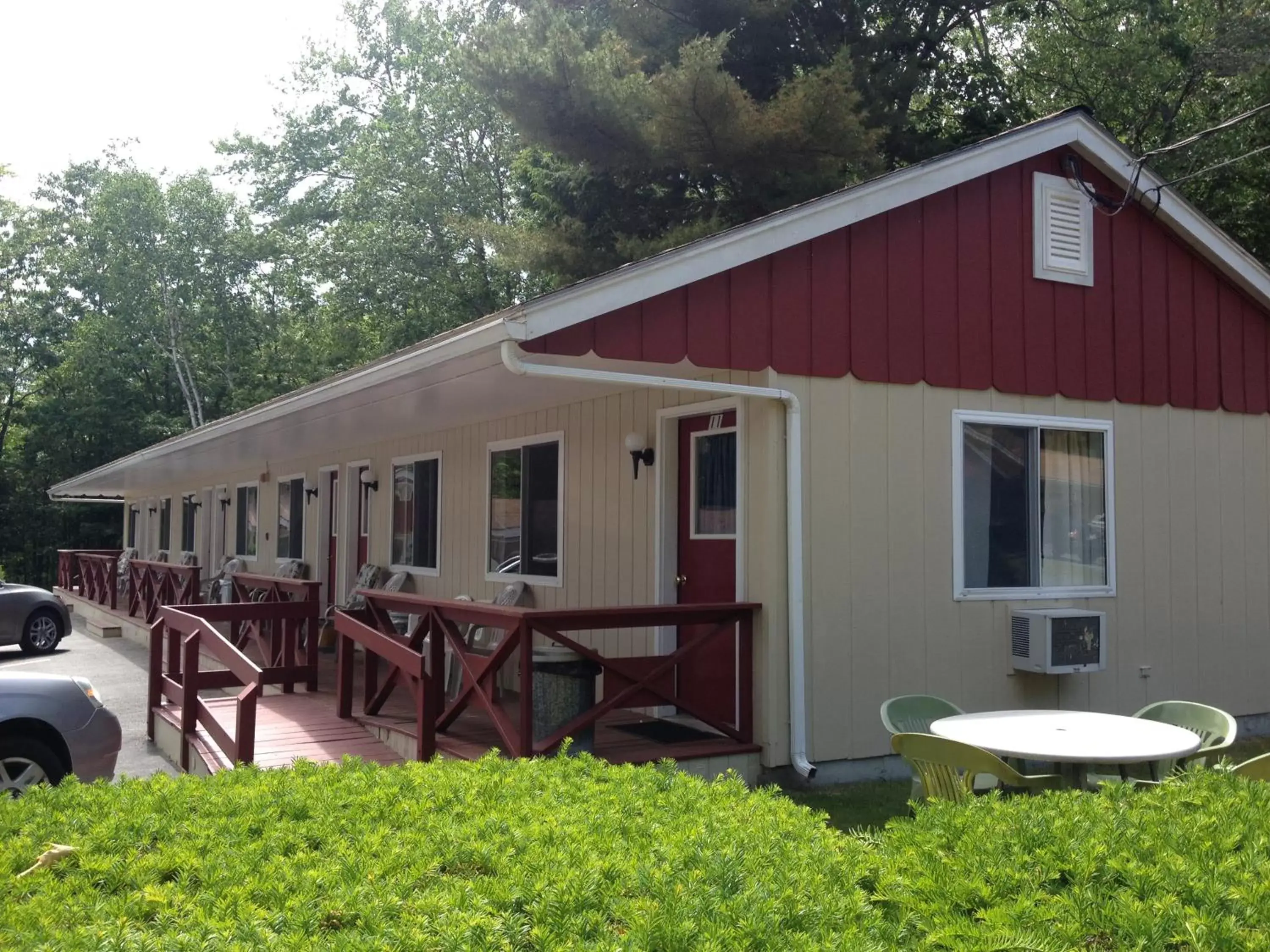 Property building, Patio/Outdoor Area in Marcotte Motor Court