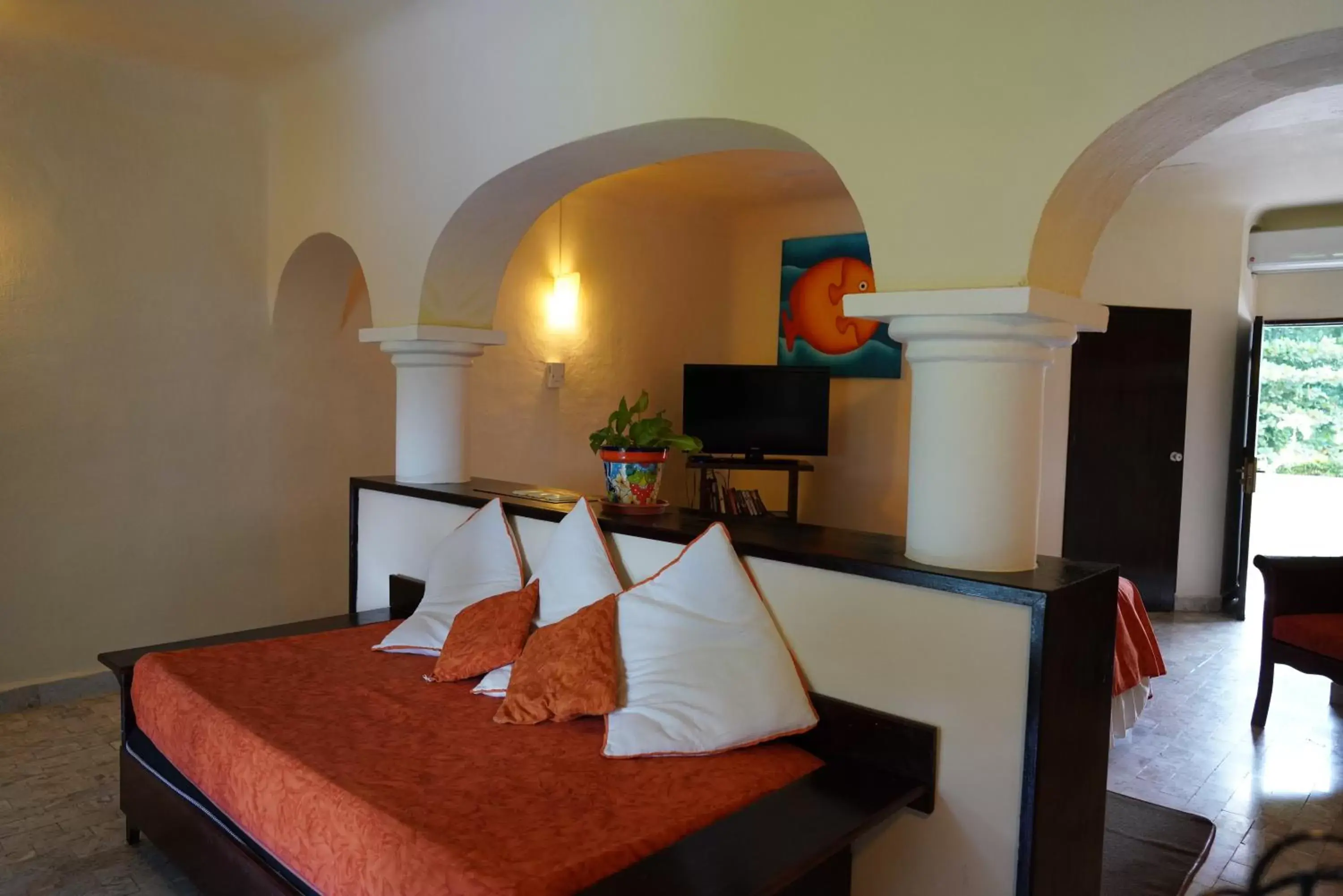 Living room, Bed in Villablanca Garden Beach Hotel