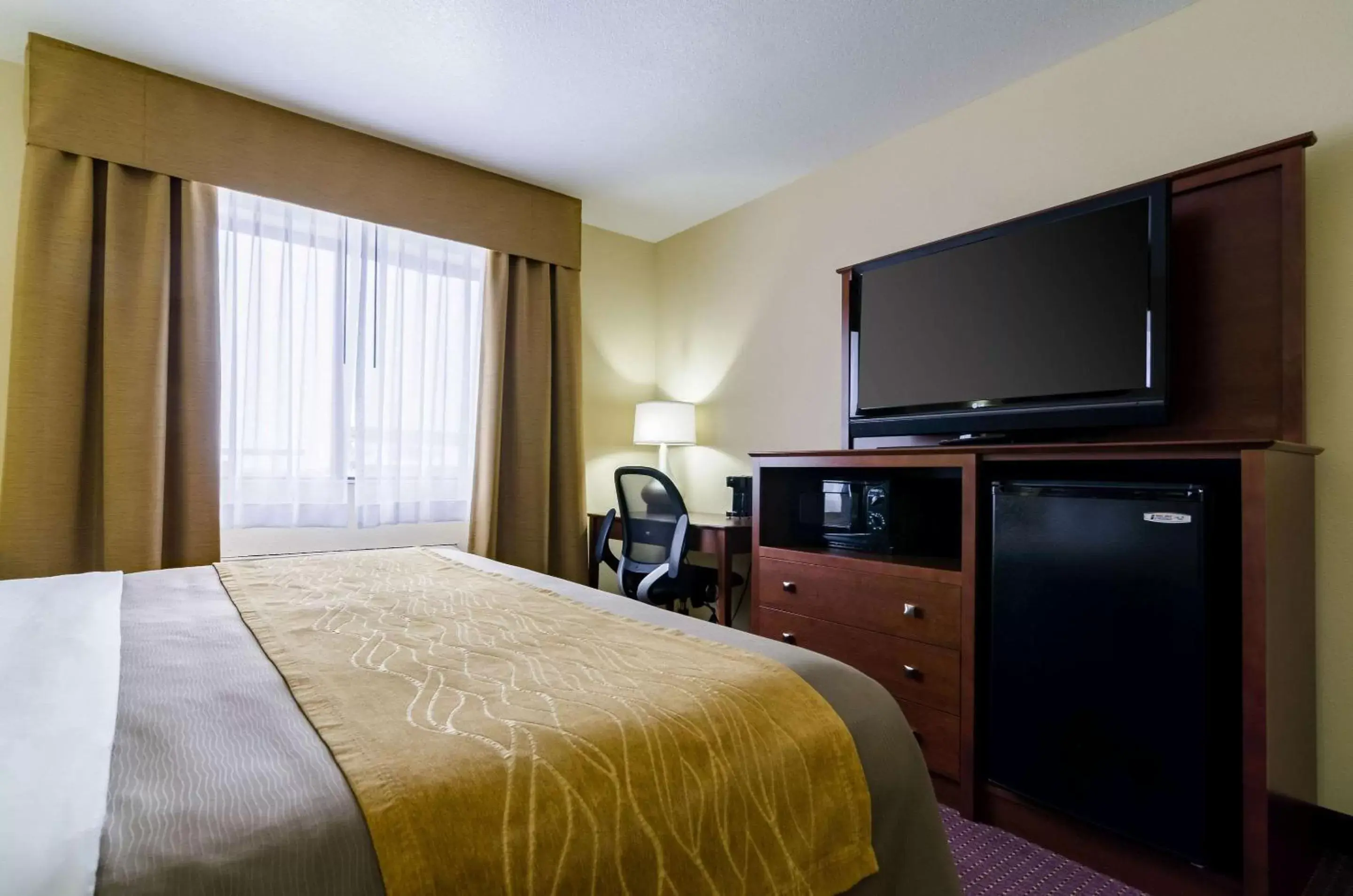 Photo of the whole room, TV/Entertainment Center in Comfort Inn Colby