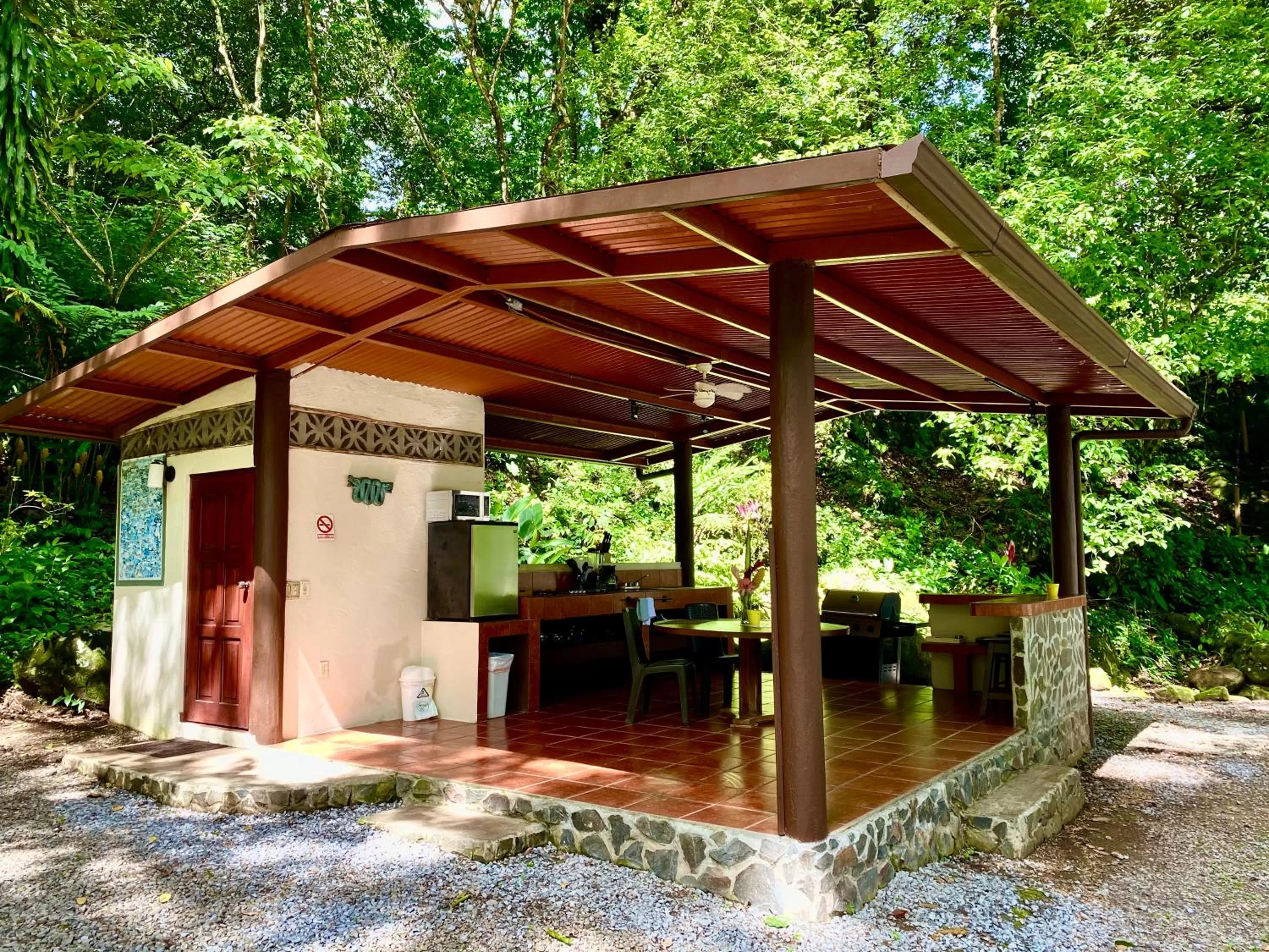 Kitchen or kitchenette in Cabanas Rio Encantado