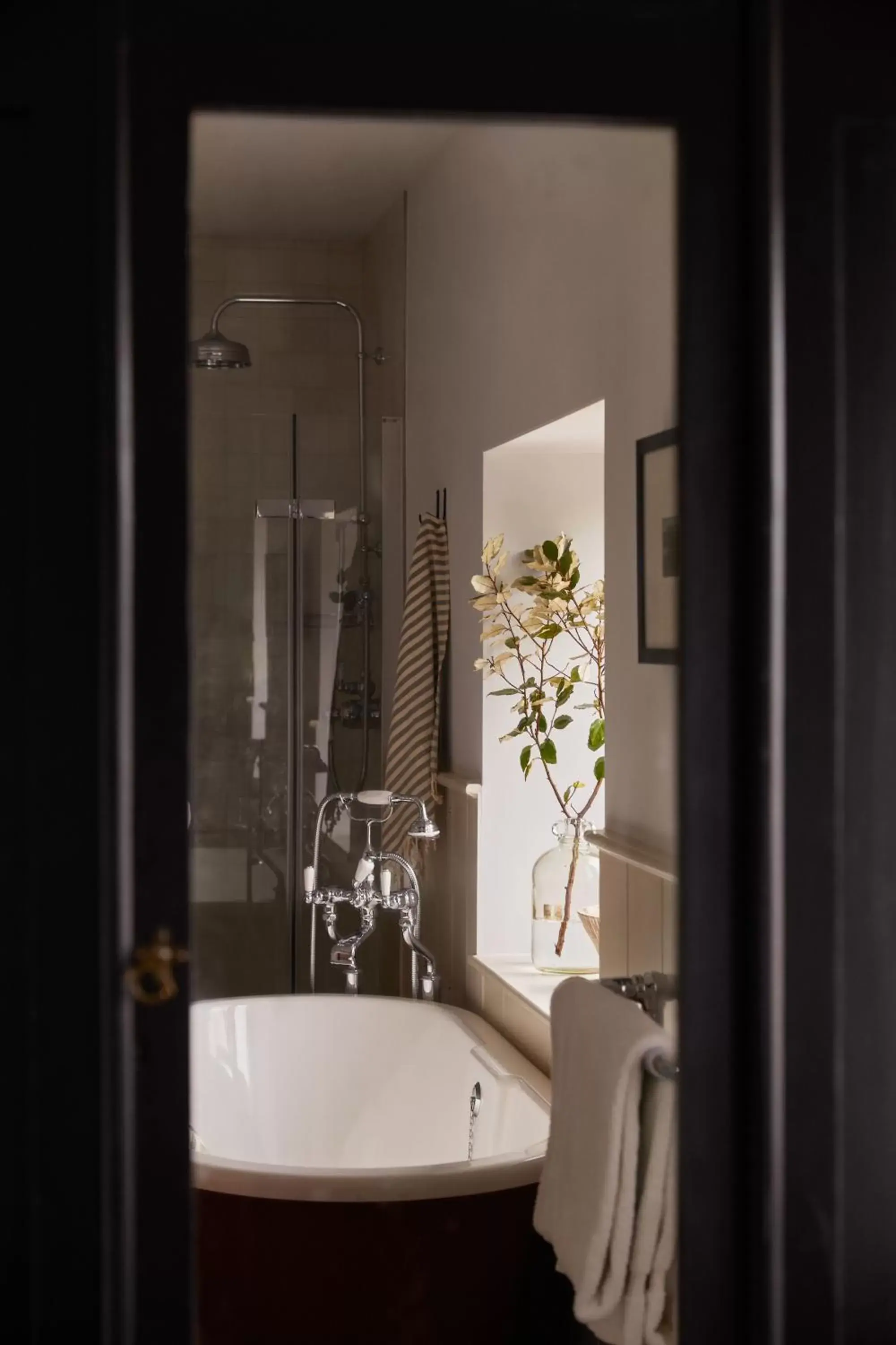 Shower, Bathroom in Moonfleet Manor - A Luxury Family Hotel