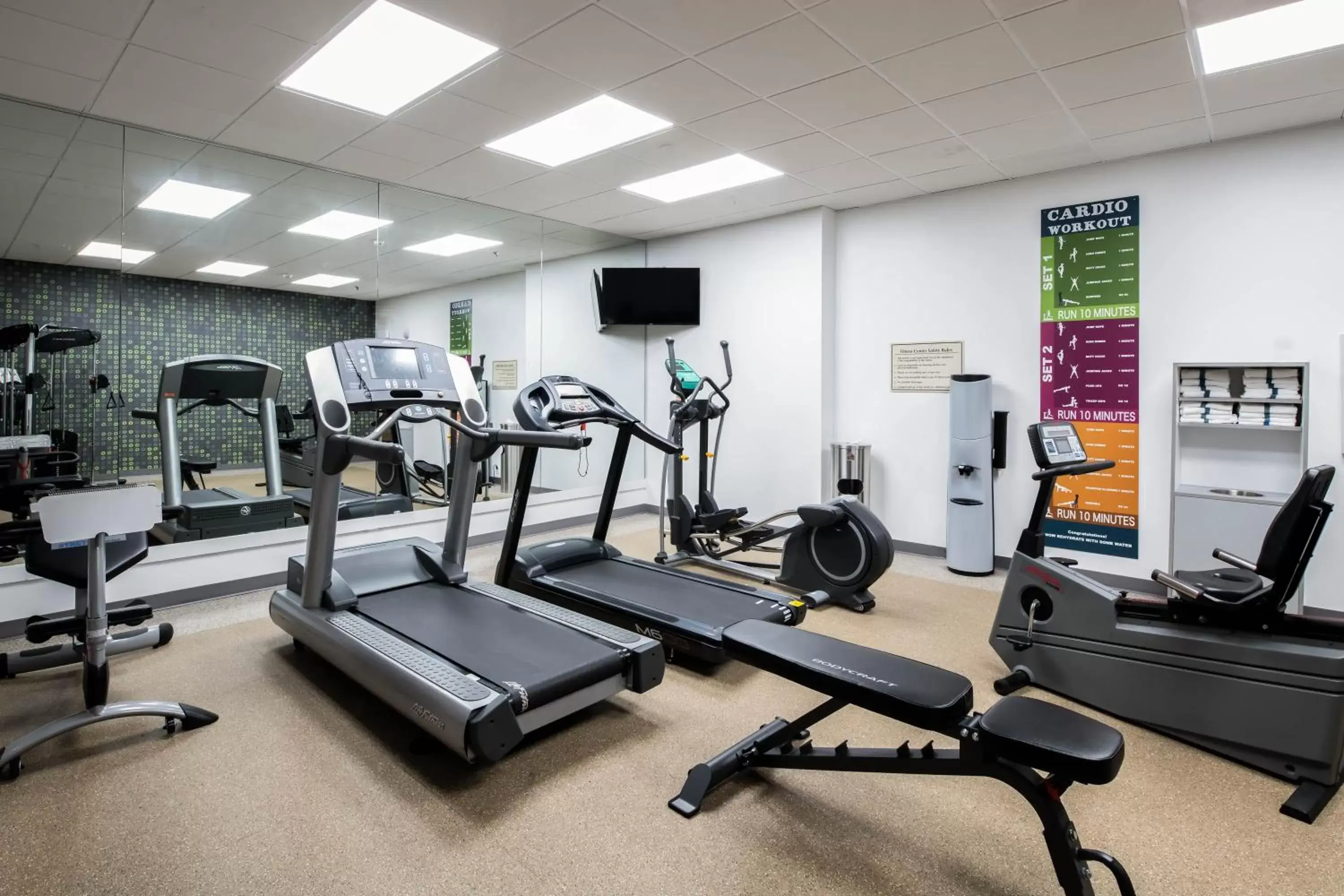 Fitness centre/facilities, Fitness Center/Facilities in Baymont by Wyndham White Plains - Elmsford