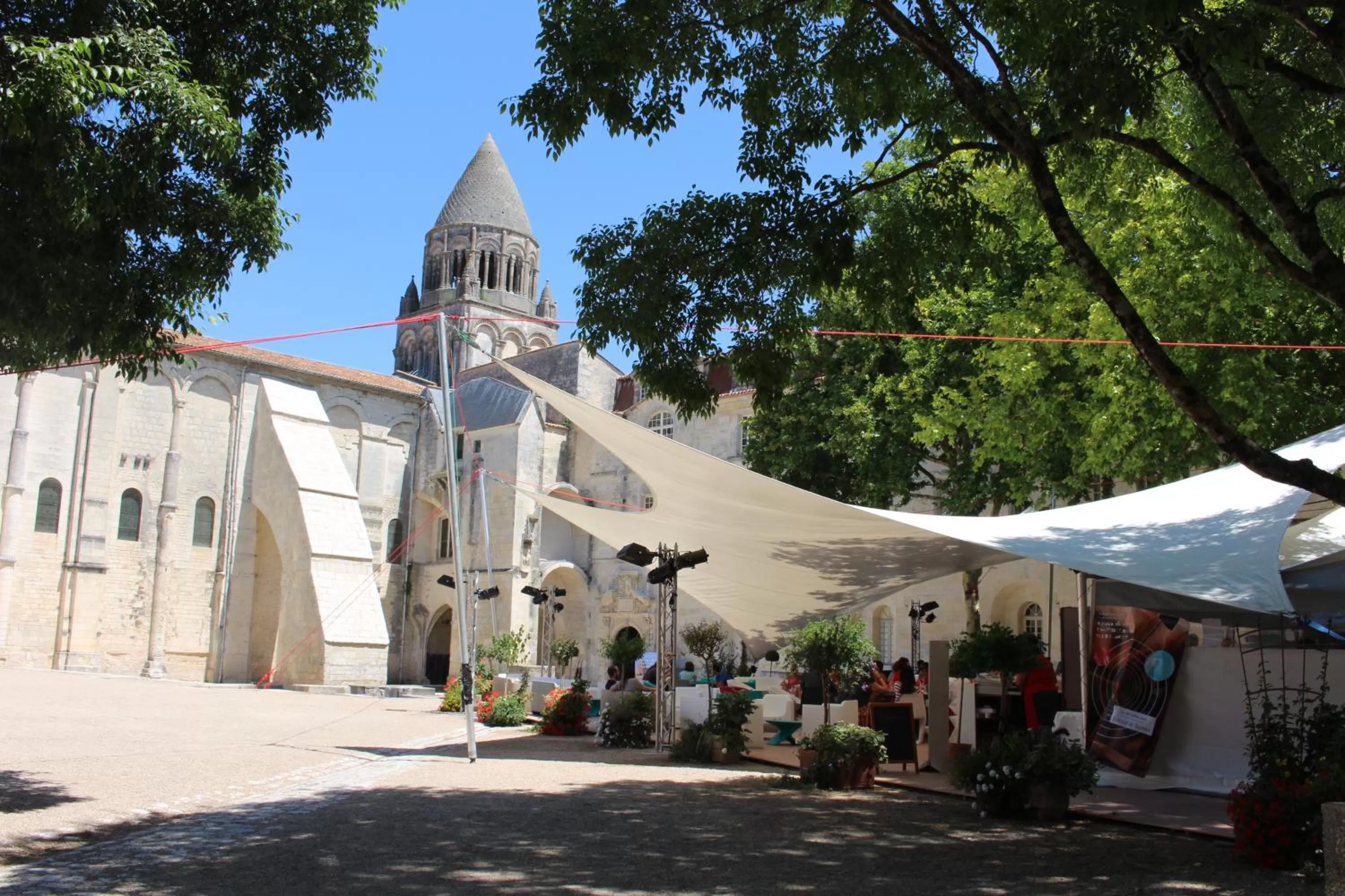 Off site in ibis Saintes