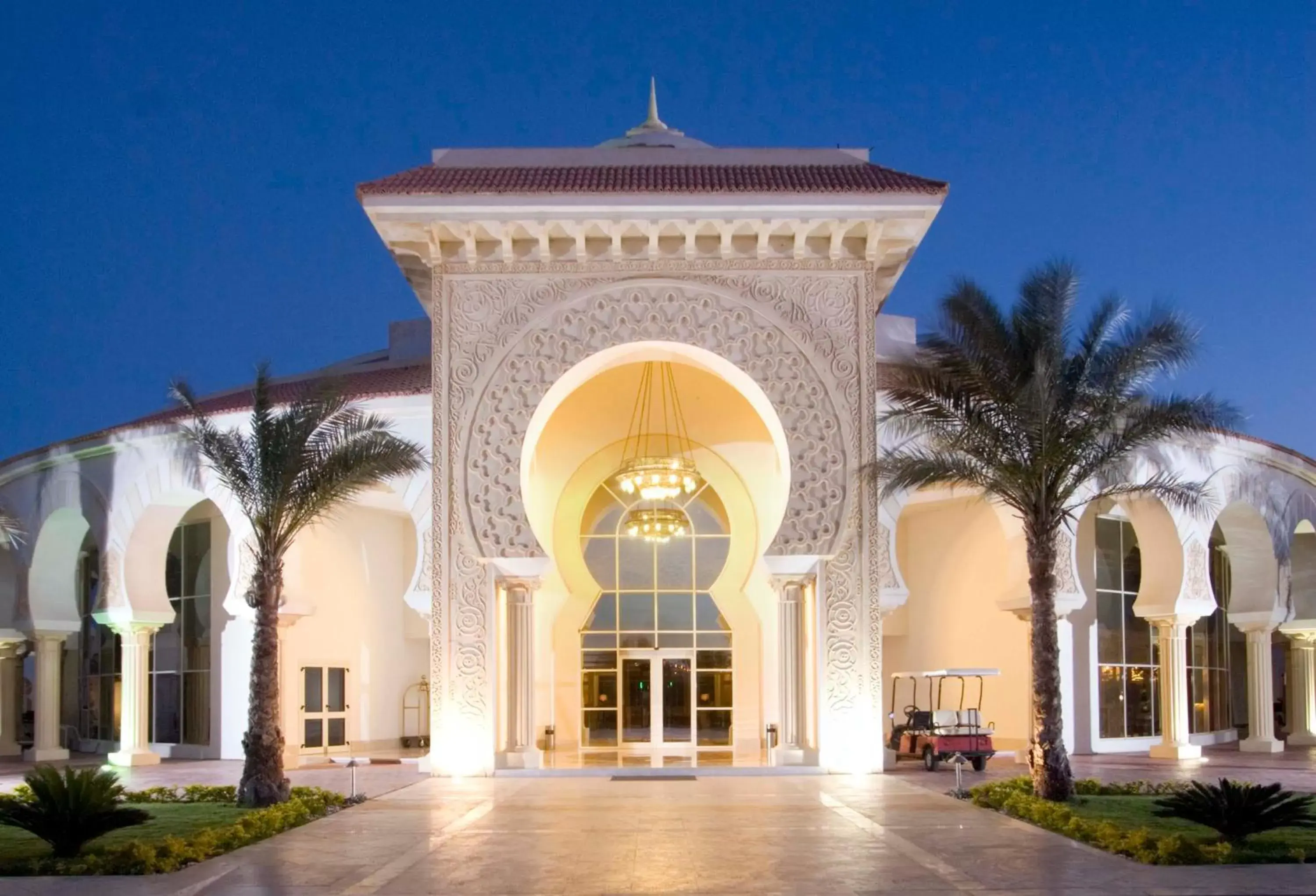 Facade/entrance in Old Palace Resort Sahl Hasheesh