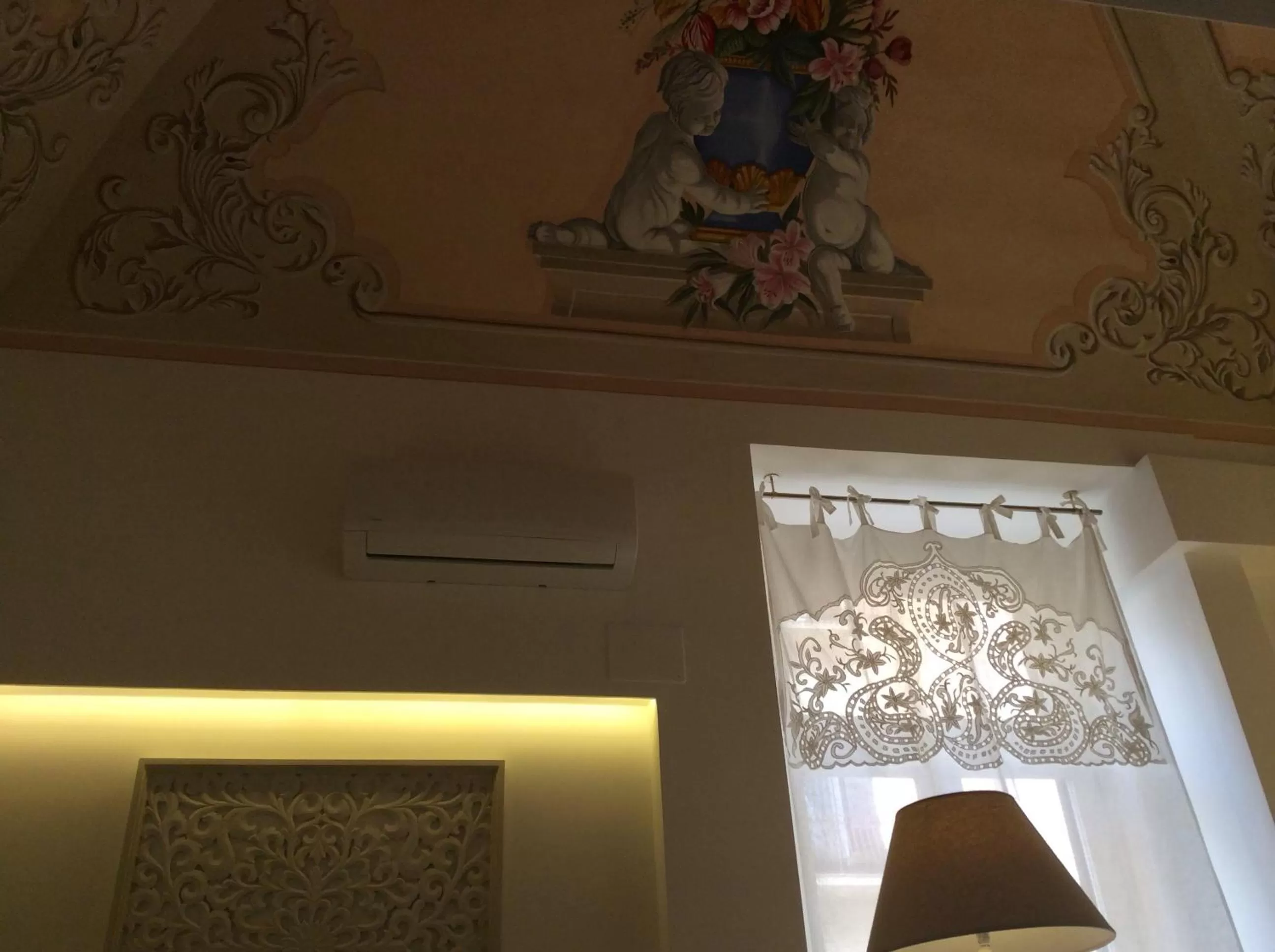 Decorative detail in Suite Le Perle