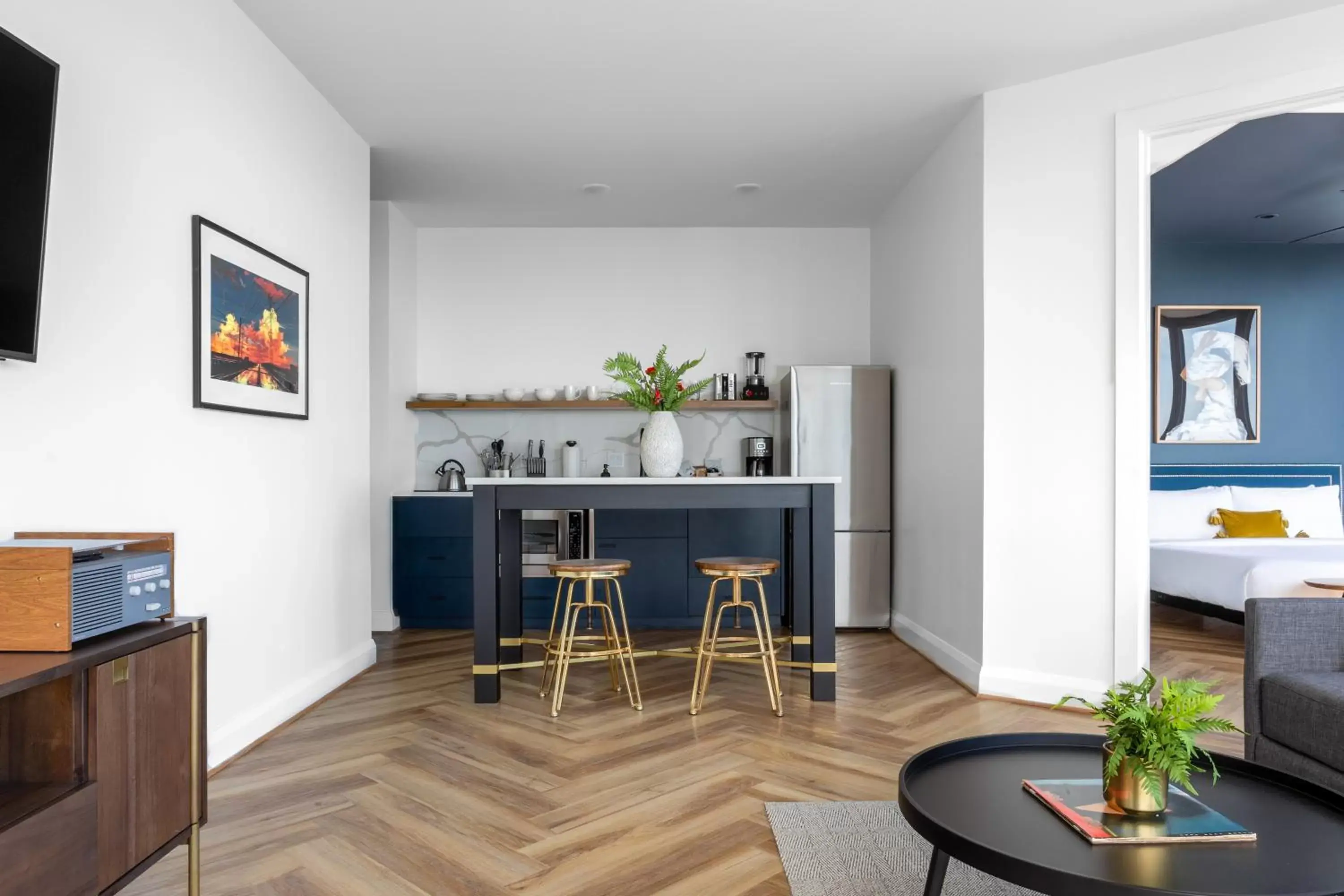 Kitchen or kitchenette, Dining Area in Mint House Dallas - Downtown