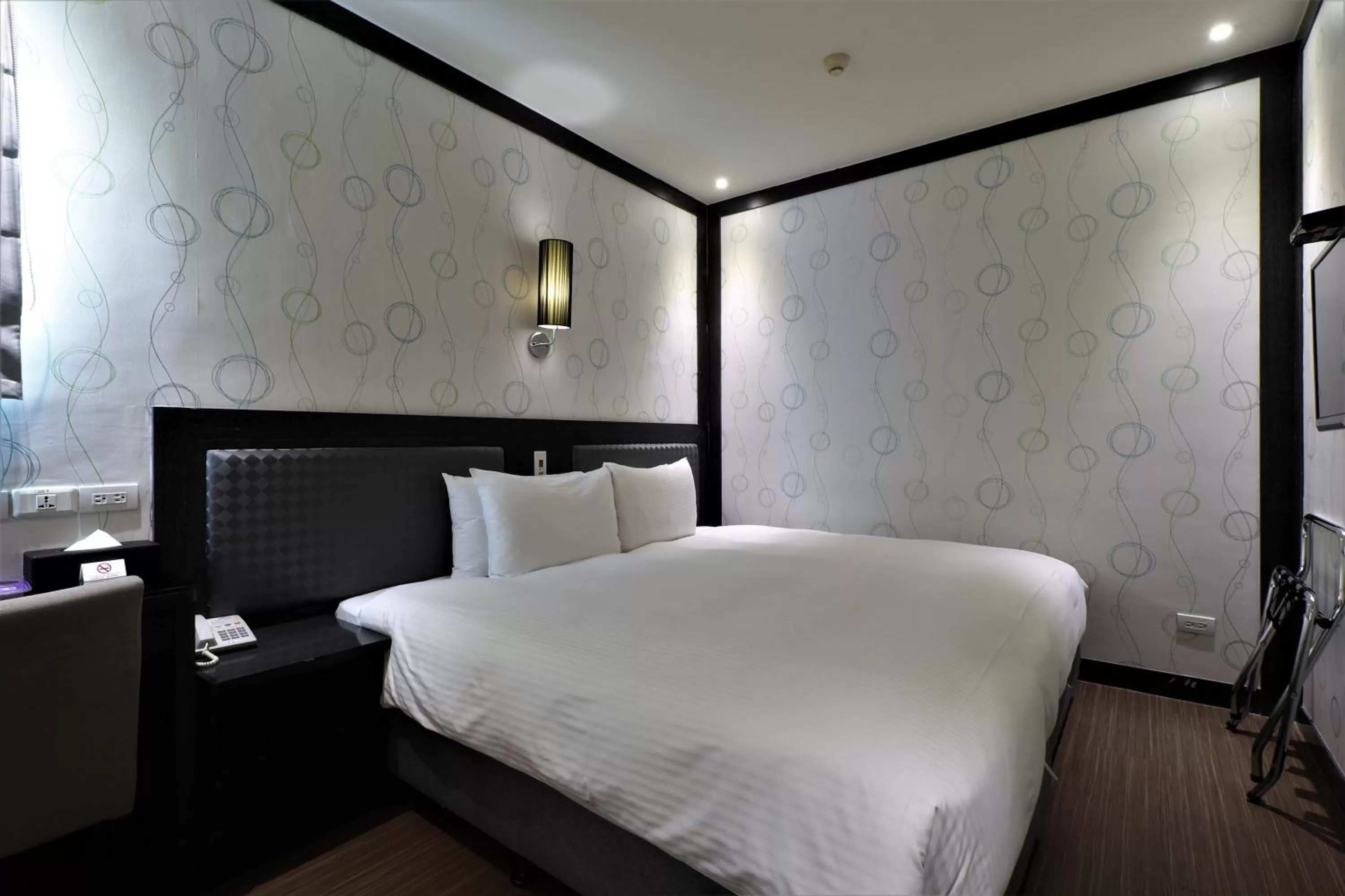 Photo of the whole room, Bed in J-HOTEL