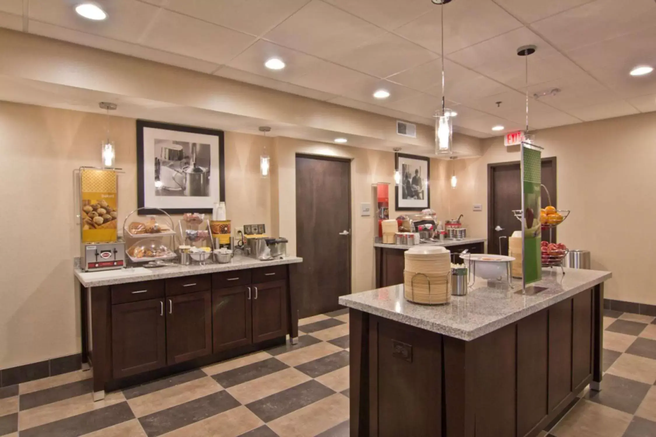 Restaurant/places to eat in Hampton Inn Columbus-South