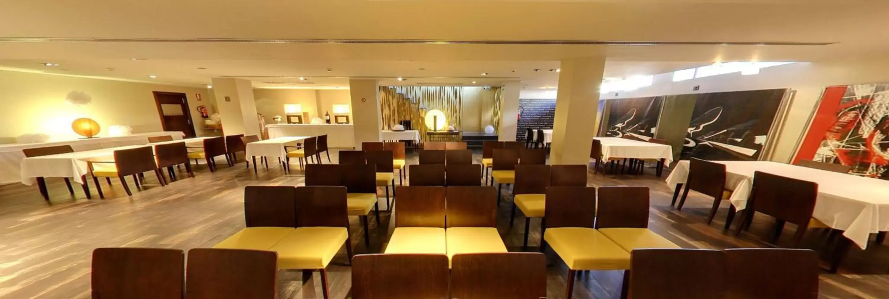 Meeting/conference room, Restaurant/Places to Eat in Hotel Hyltor